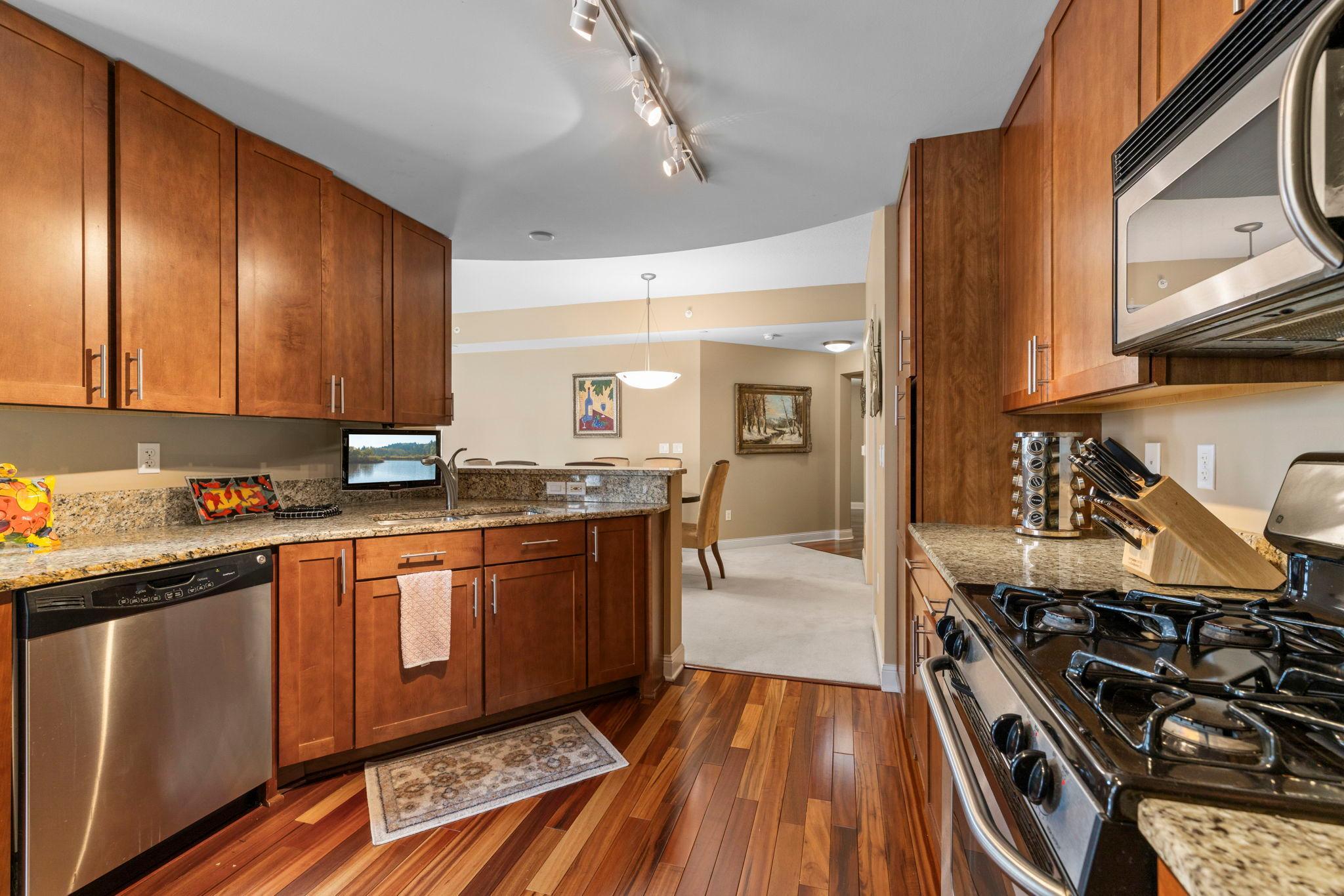 100 3rd Avenue S Unit: 705