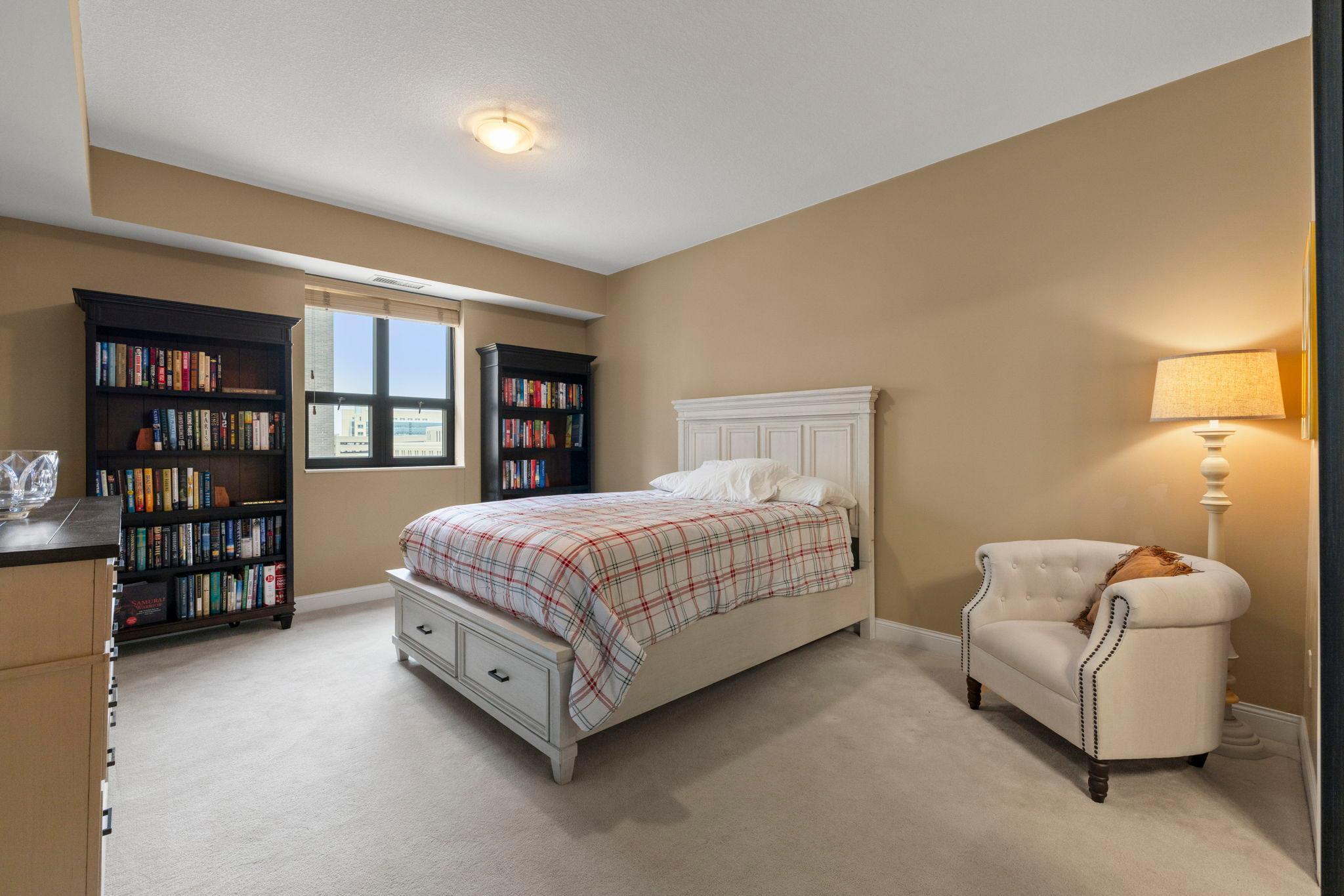 100 3rd Avenue S Unit: 705