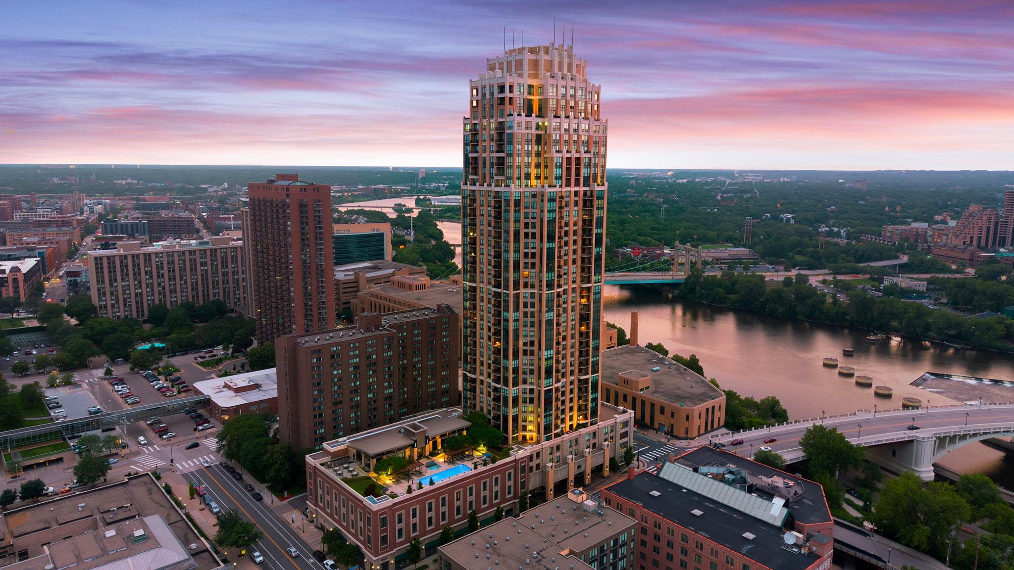 100 3rd Avenue S Unit: 705