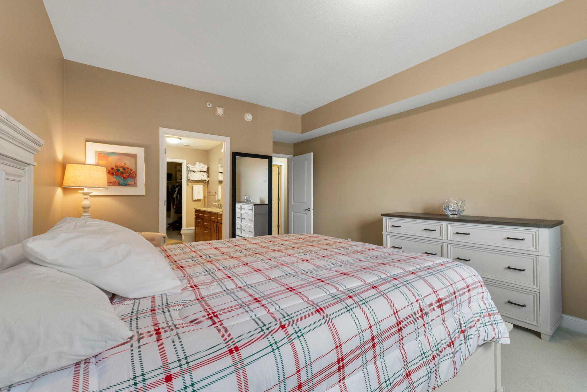 100 3rd Avenue S Unit: 705