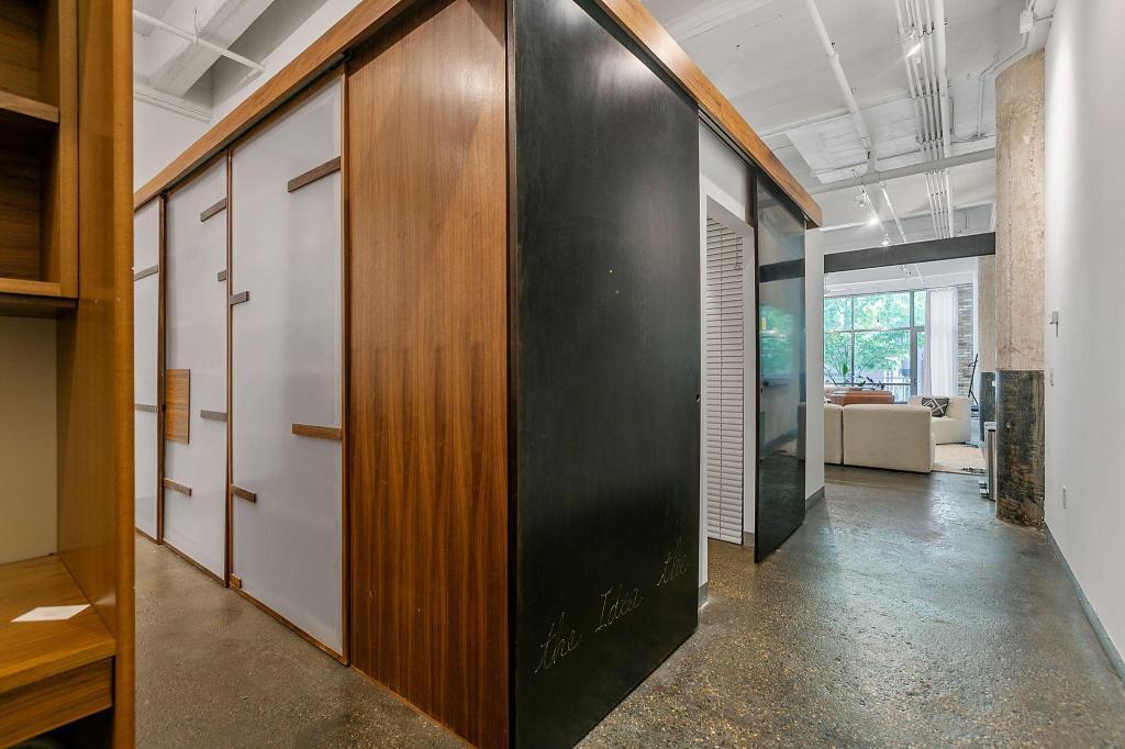 700 Washington Avenue N Unit: 212