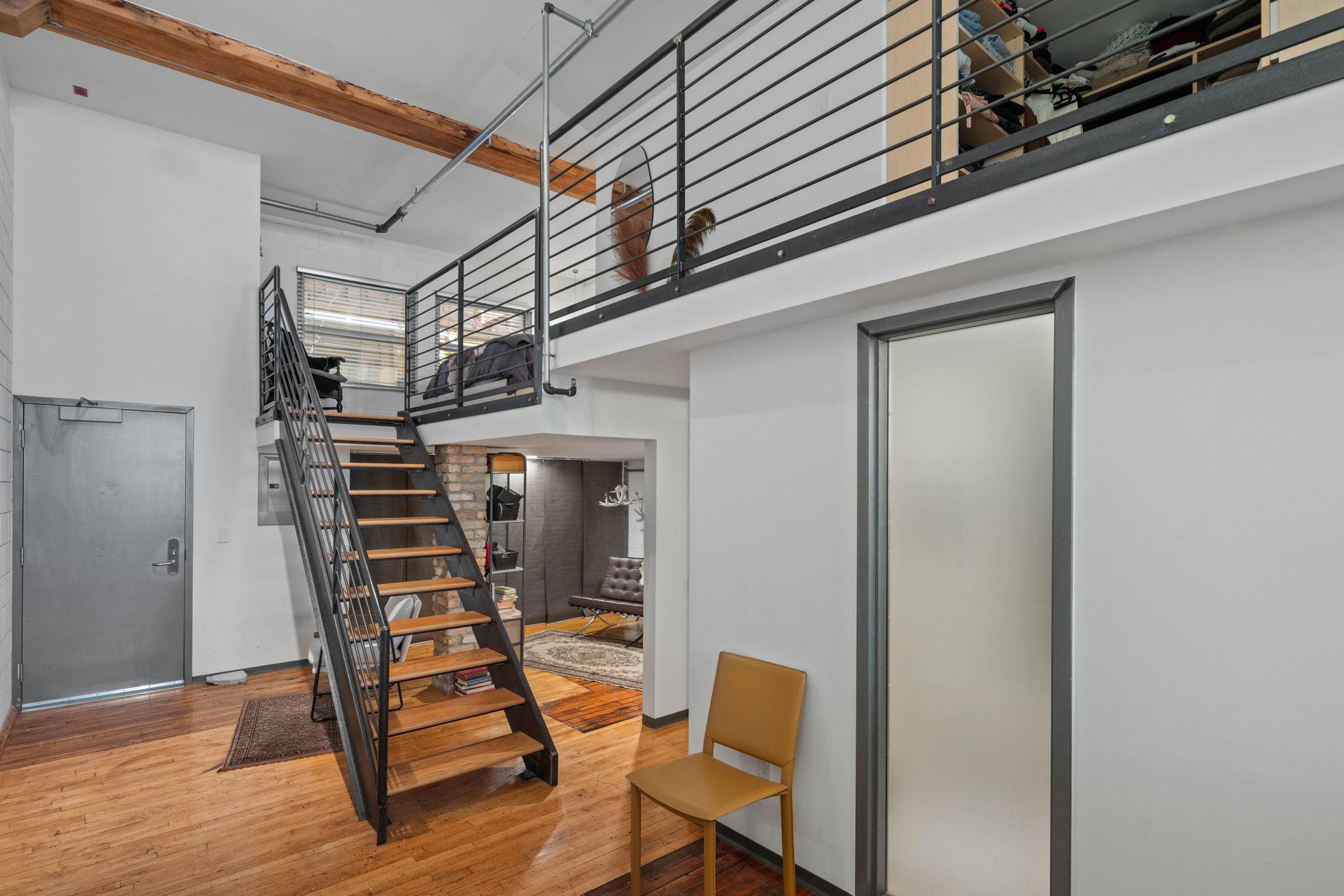 801 Washington Avenue N Unit: 210