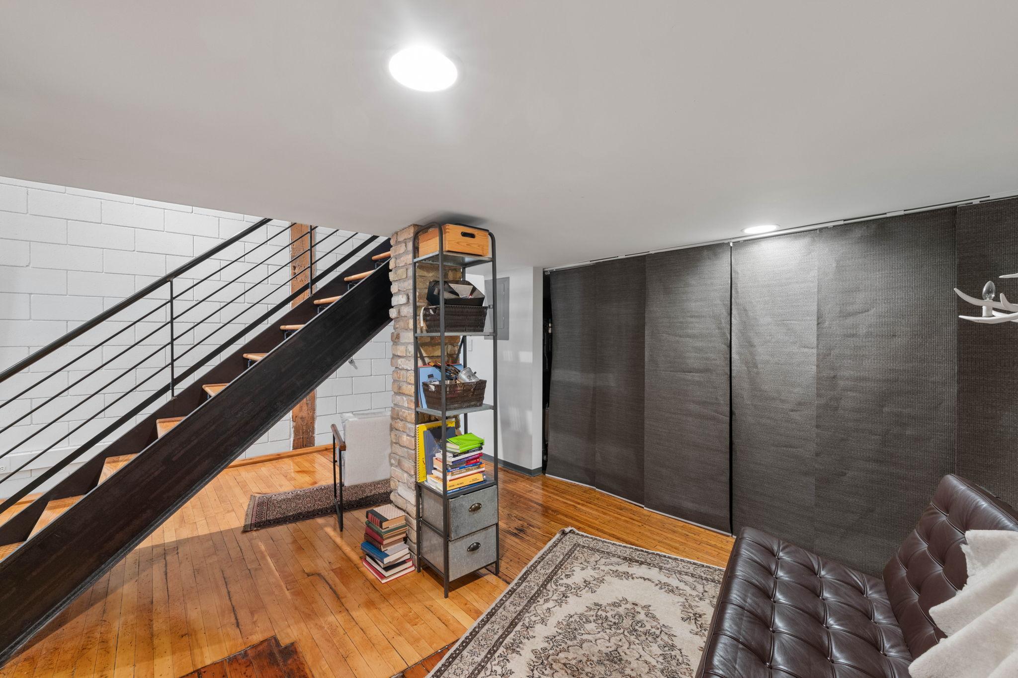 801 Washington Avenue N Unit: 210