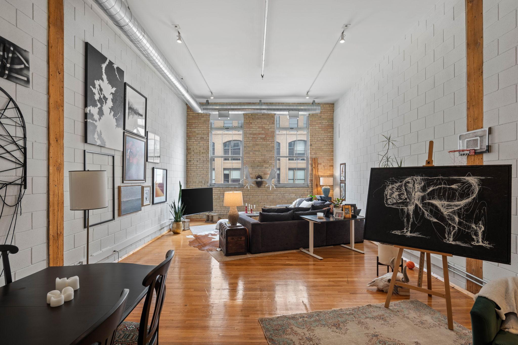 801 Washington Avenue N Unit: 210