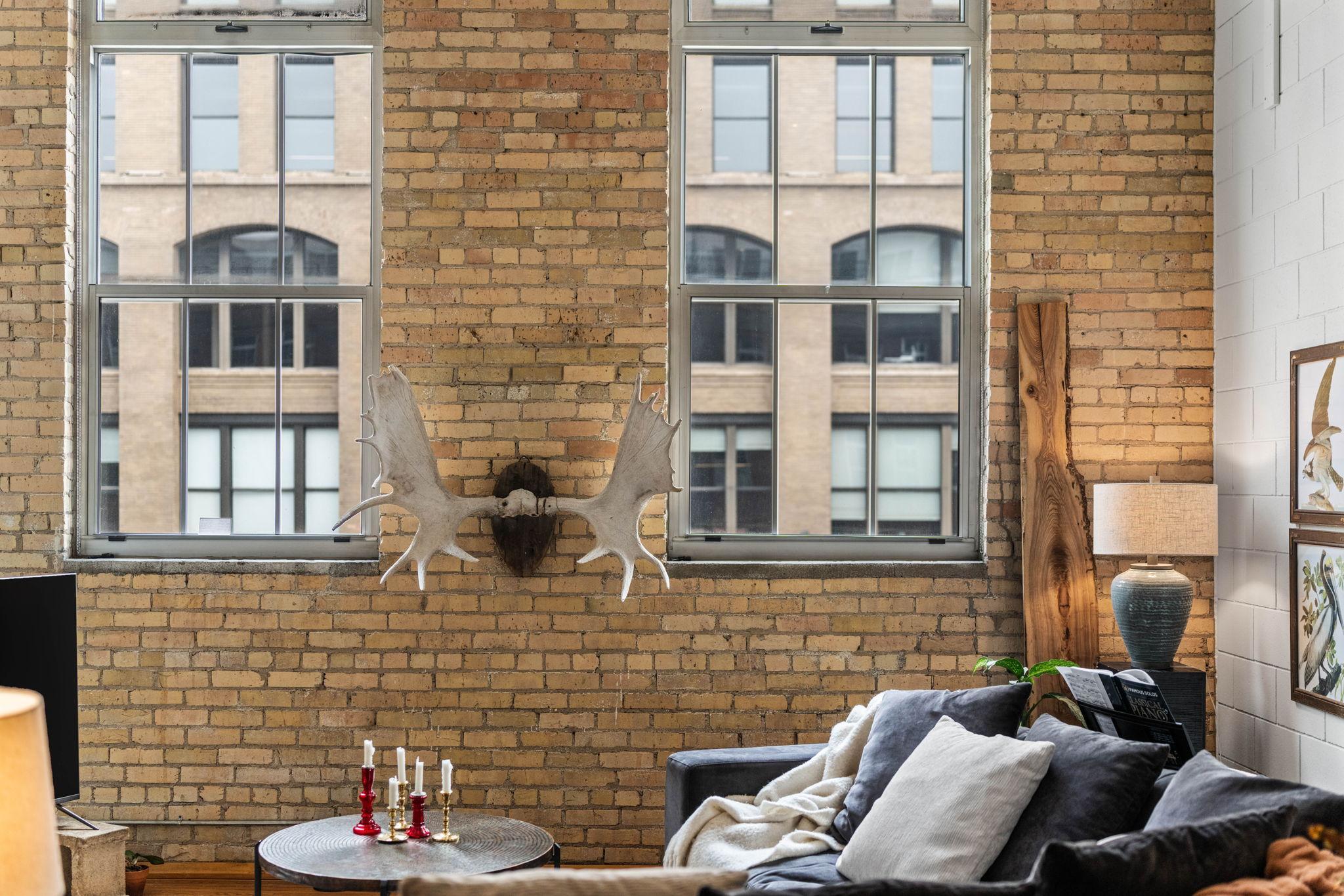 801 Washington Avenue N Unit: 210