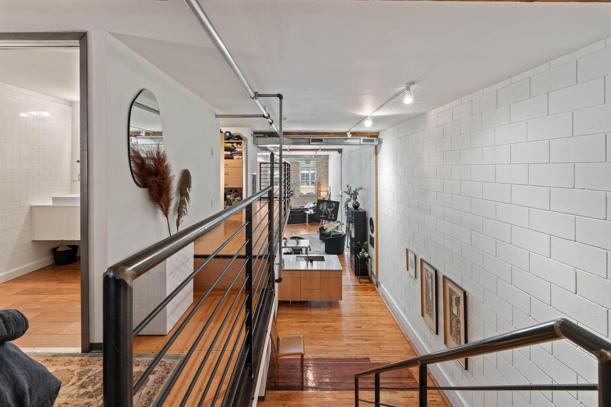 801 Washington Avenue N Unit: 210