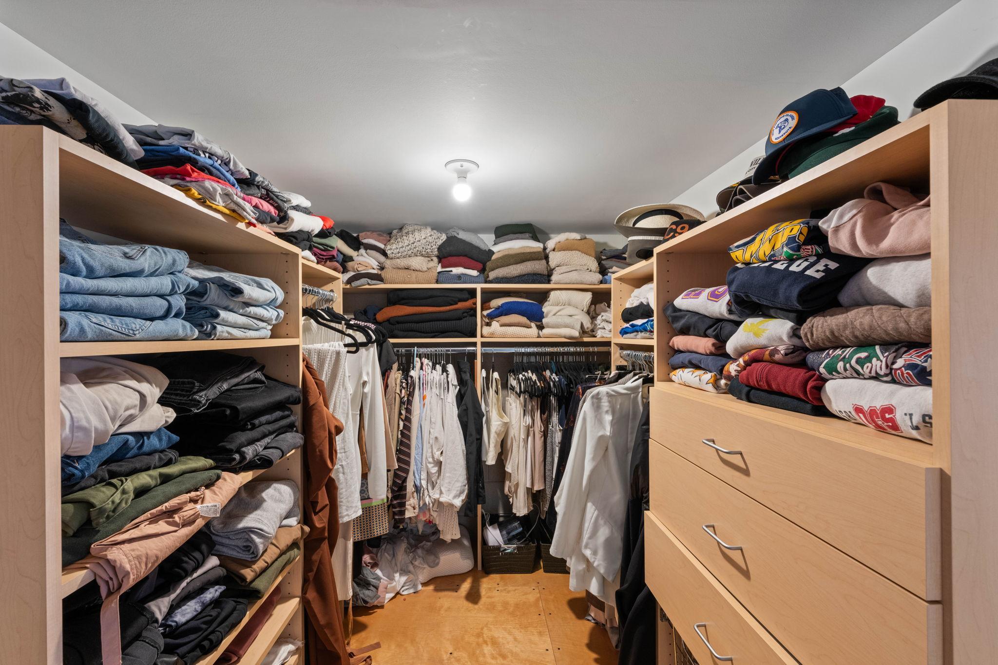801 Washington Avenue N Unit: 210