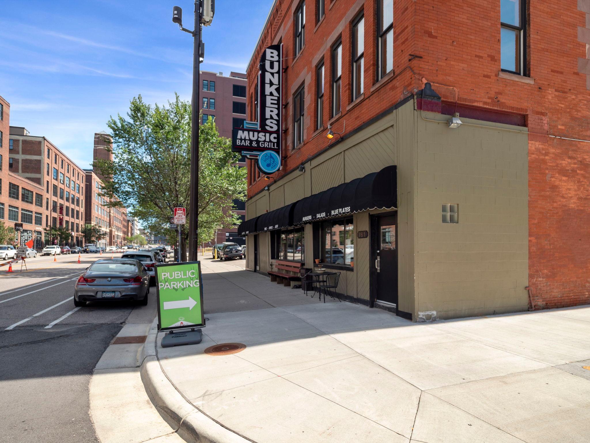801 Washington Avenue N Unit: 210