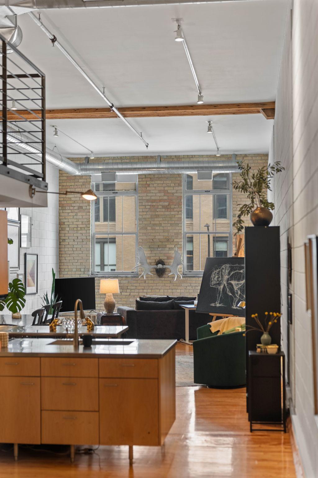801 Washington Avenue N Unit: 210