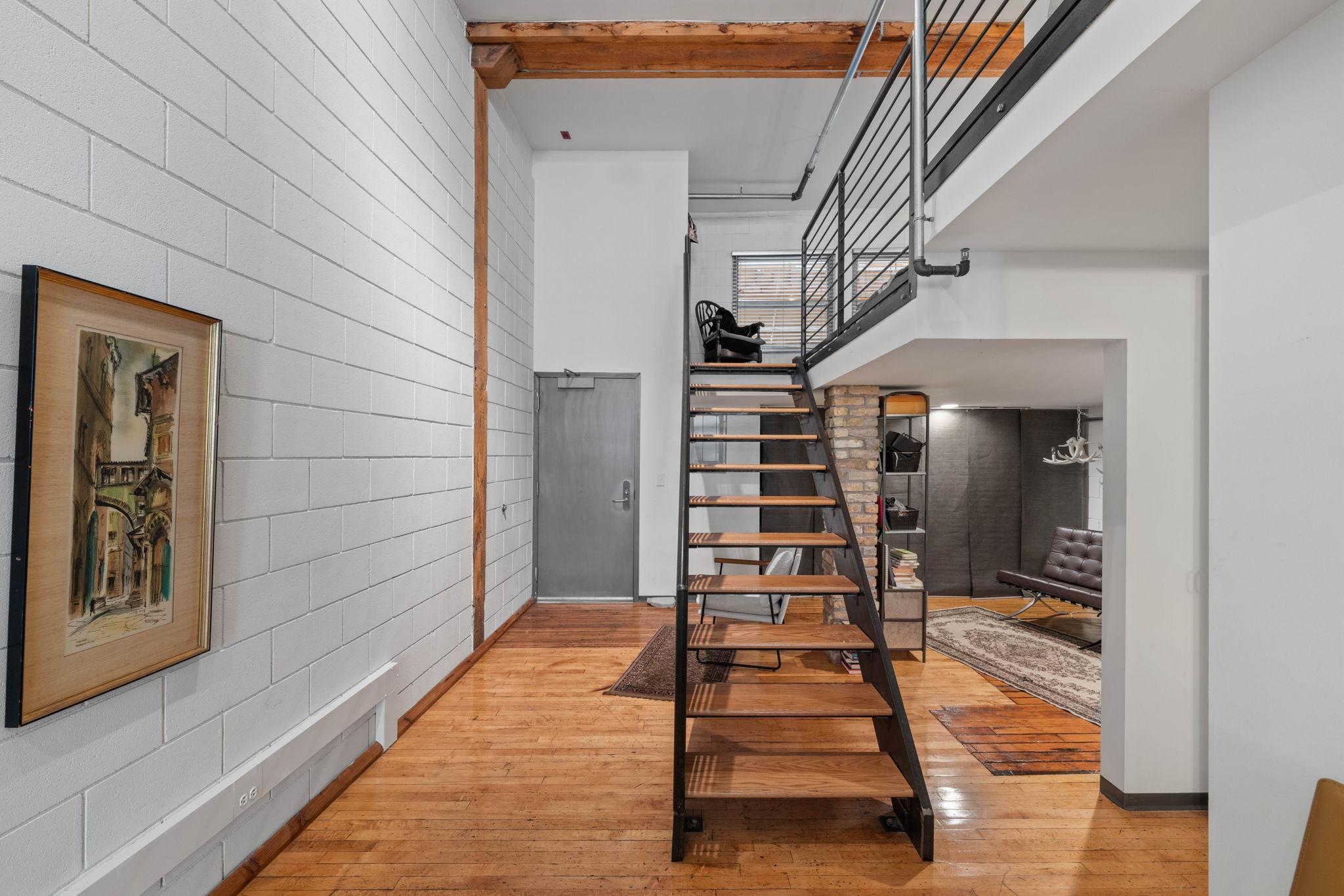 801 Washington Avenue N Unit: 210