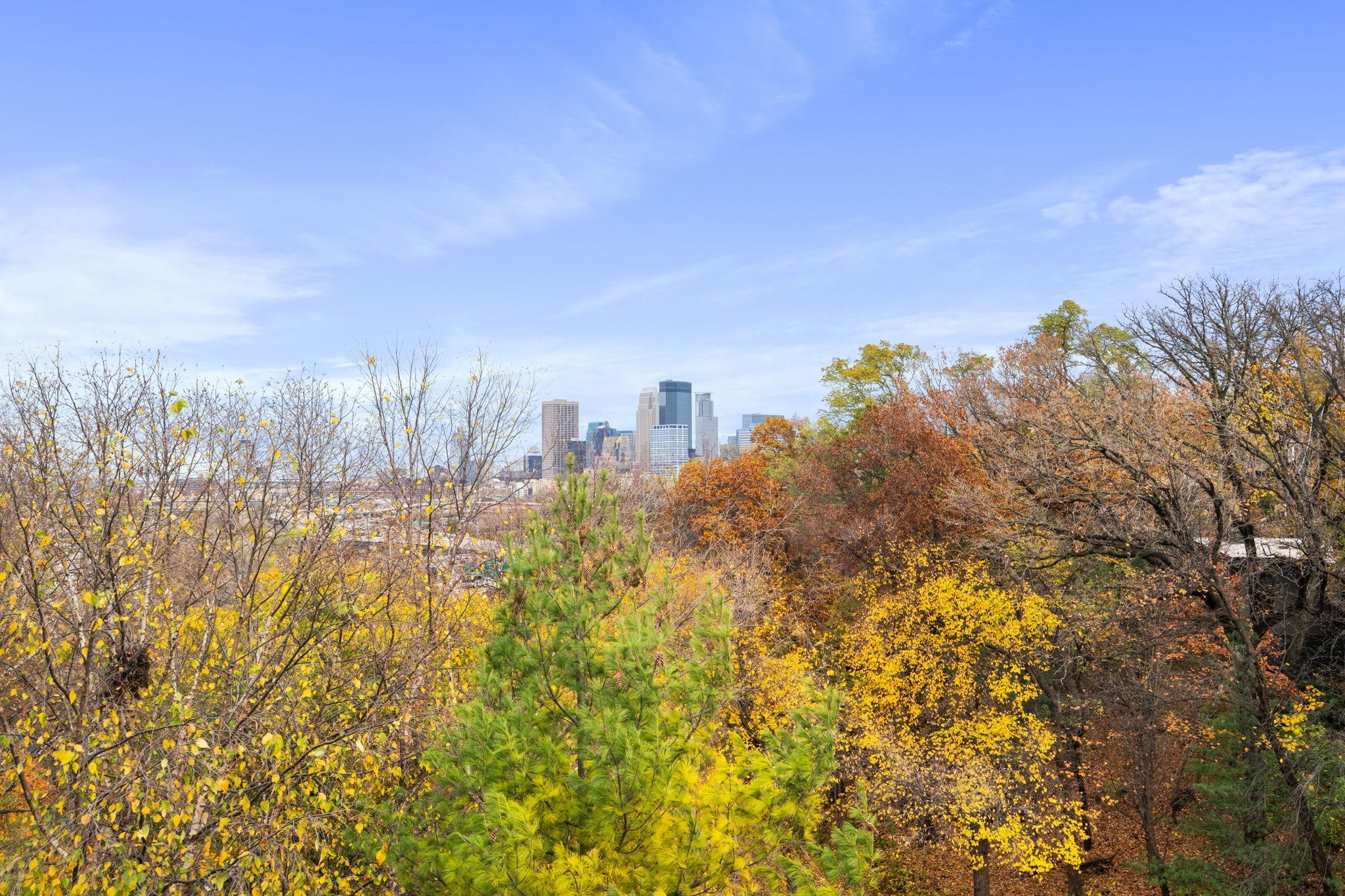 1128 Kenwood Parkway