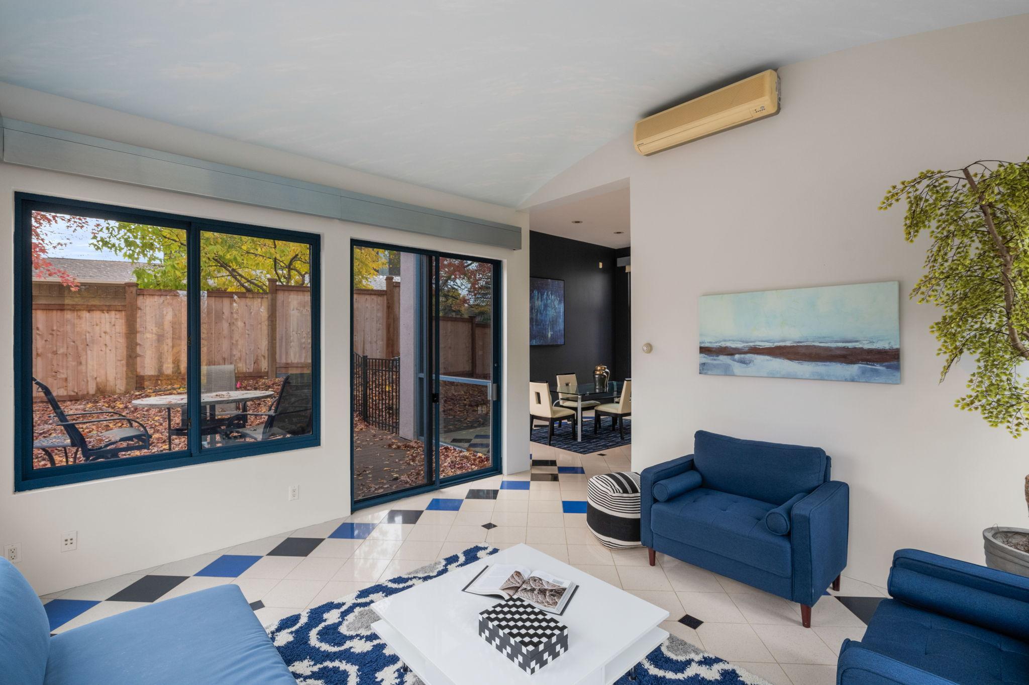 1128 Kenwood Parkway