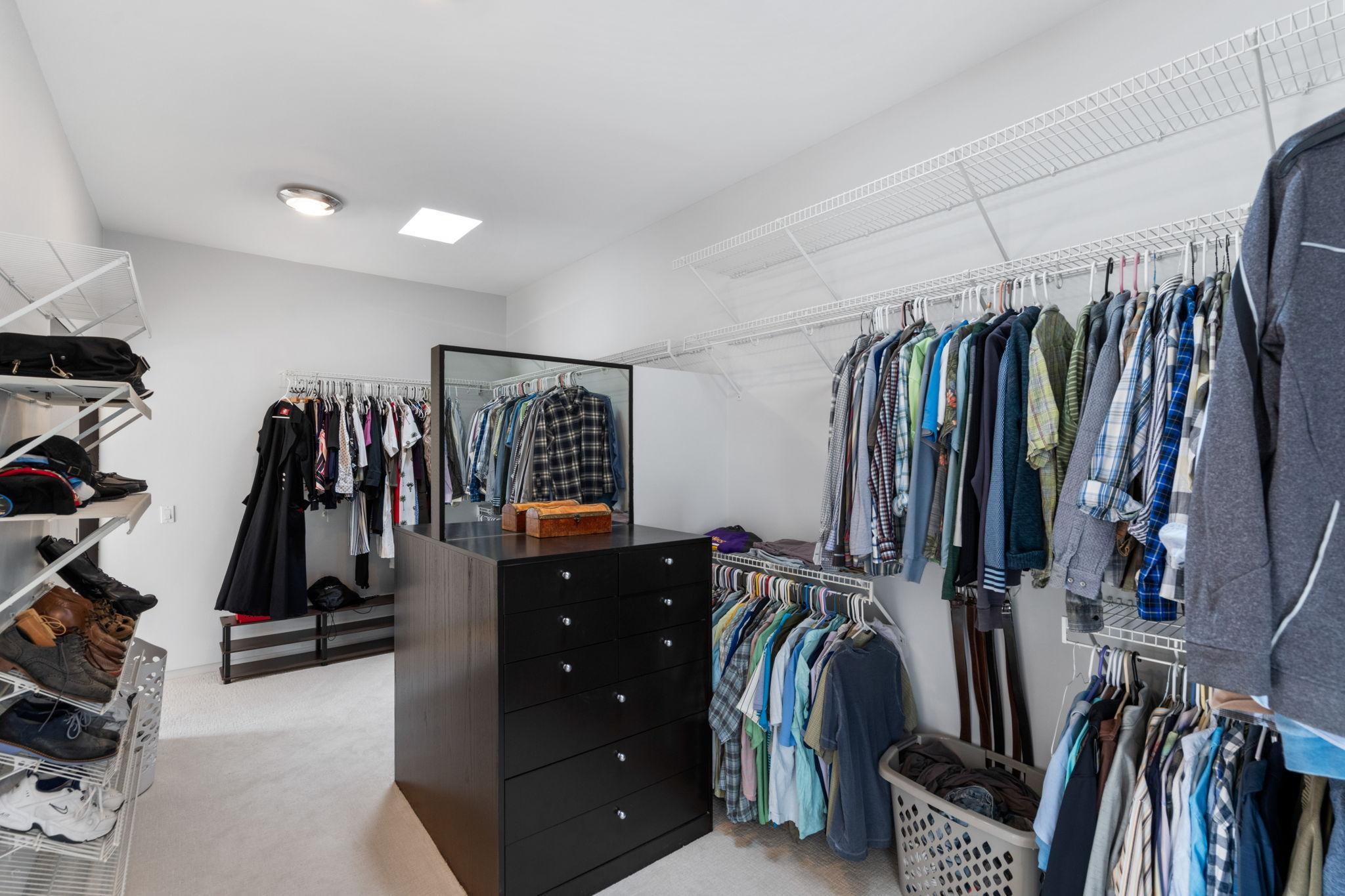 1128 Kenwood Parkway
