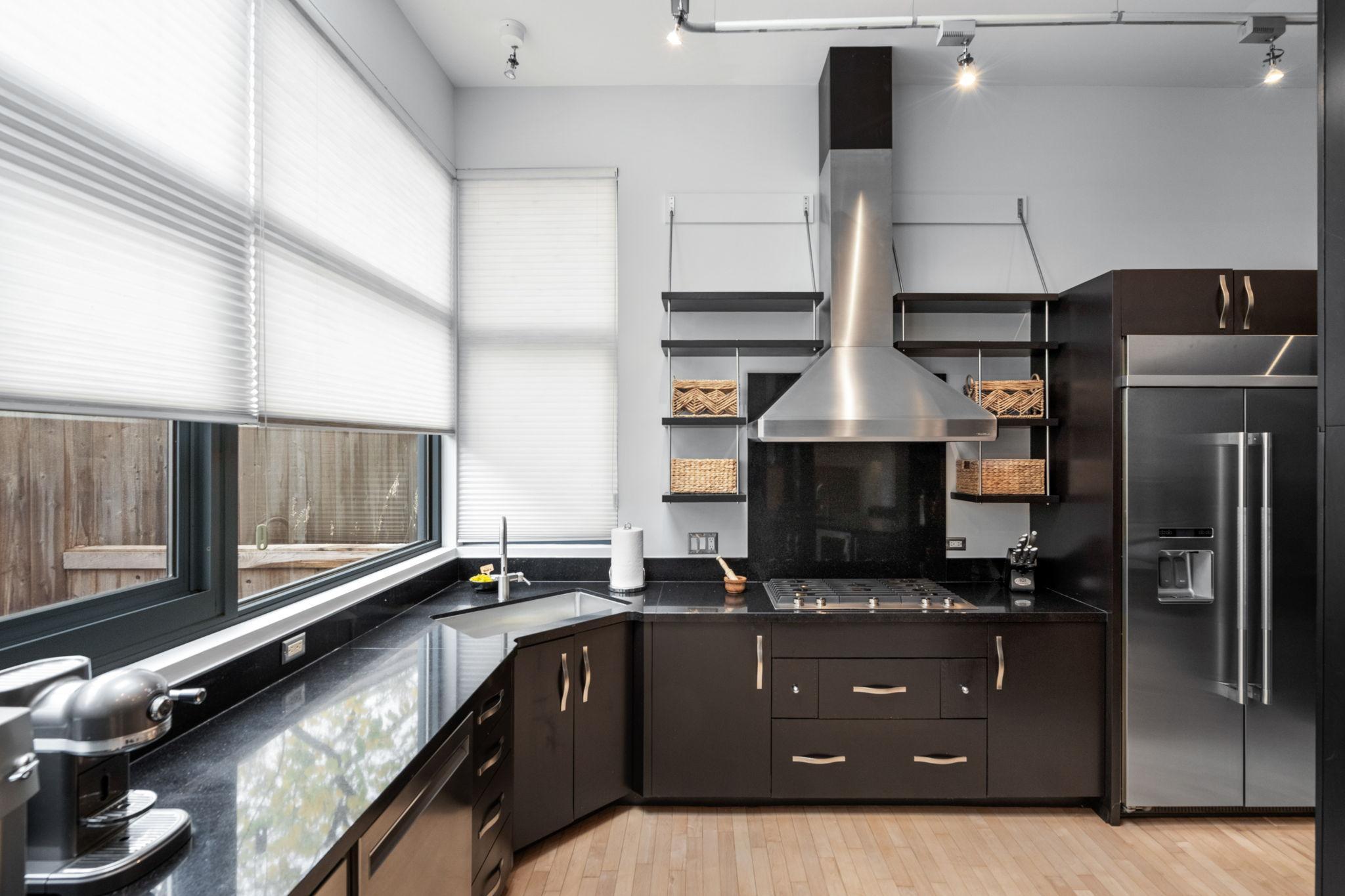 1128 Kenwood Parkway