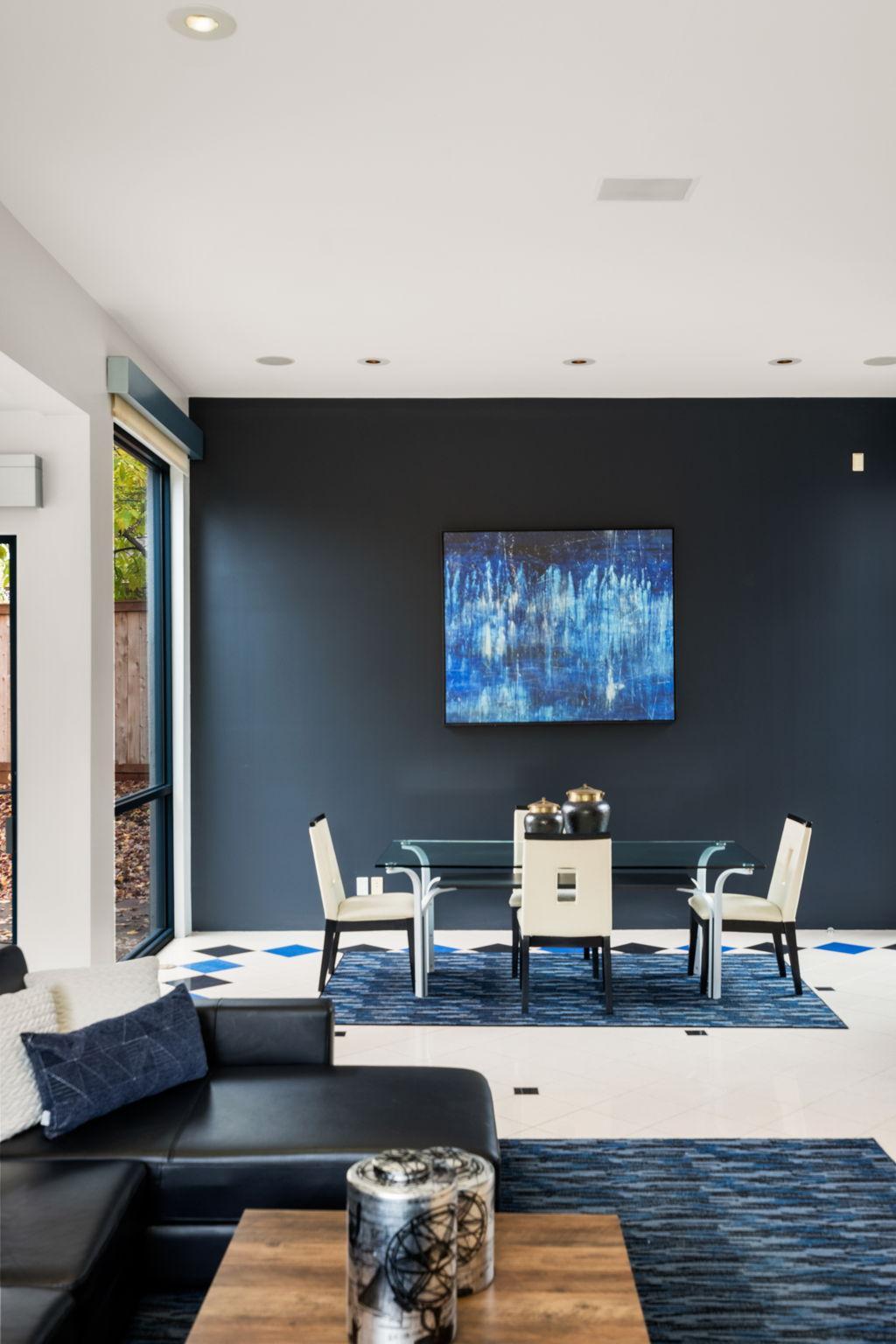 1128 Kenwood Parkway