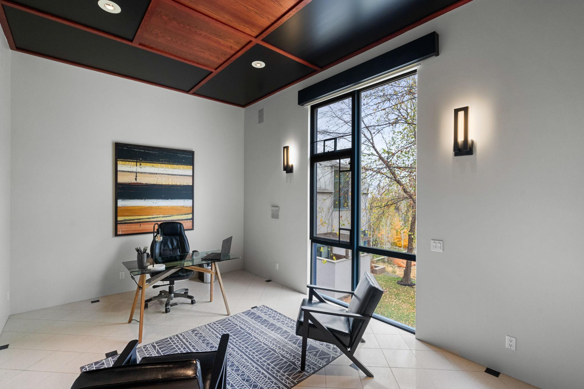 1128 Kenwood Parkway