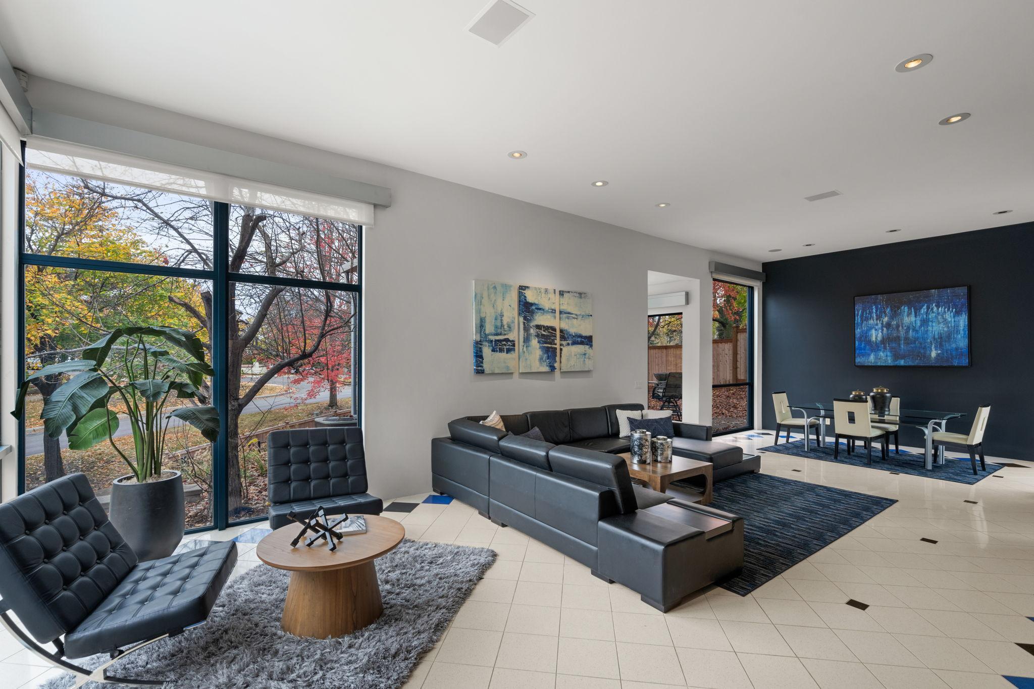 1128 Kenwood Parkway