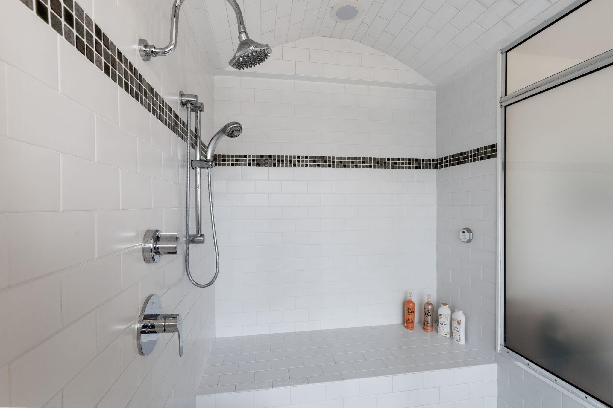 1128 Kenwood Parkway