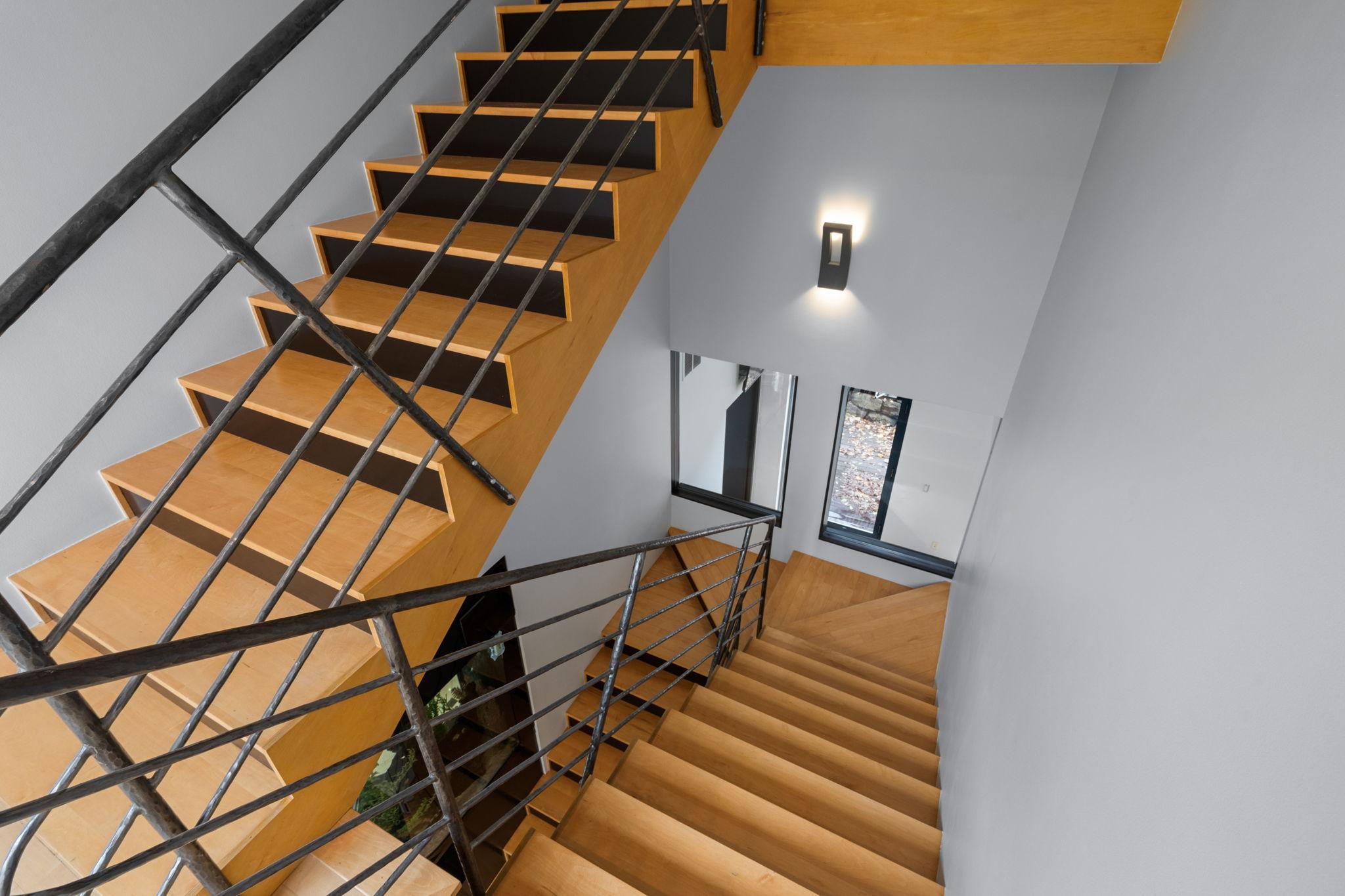 1128 Kenwood Parkway