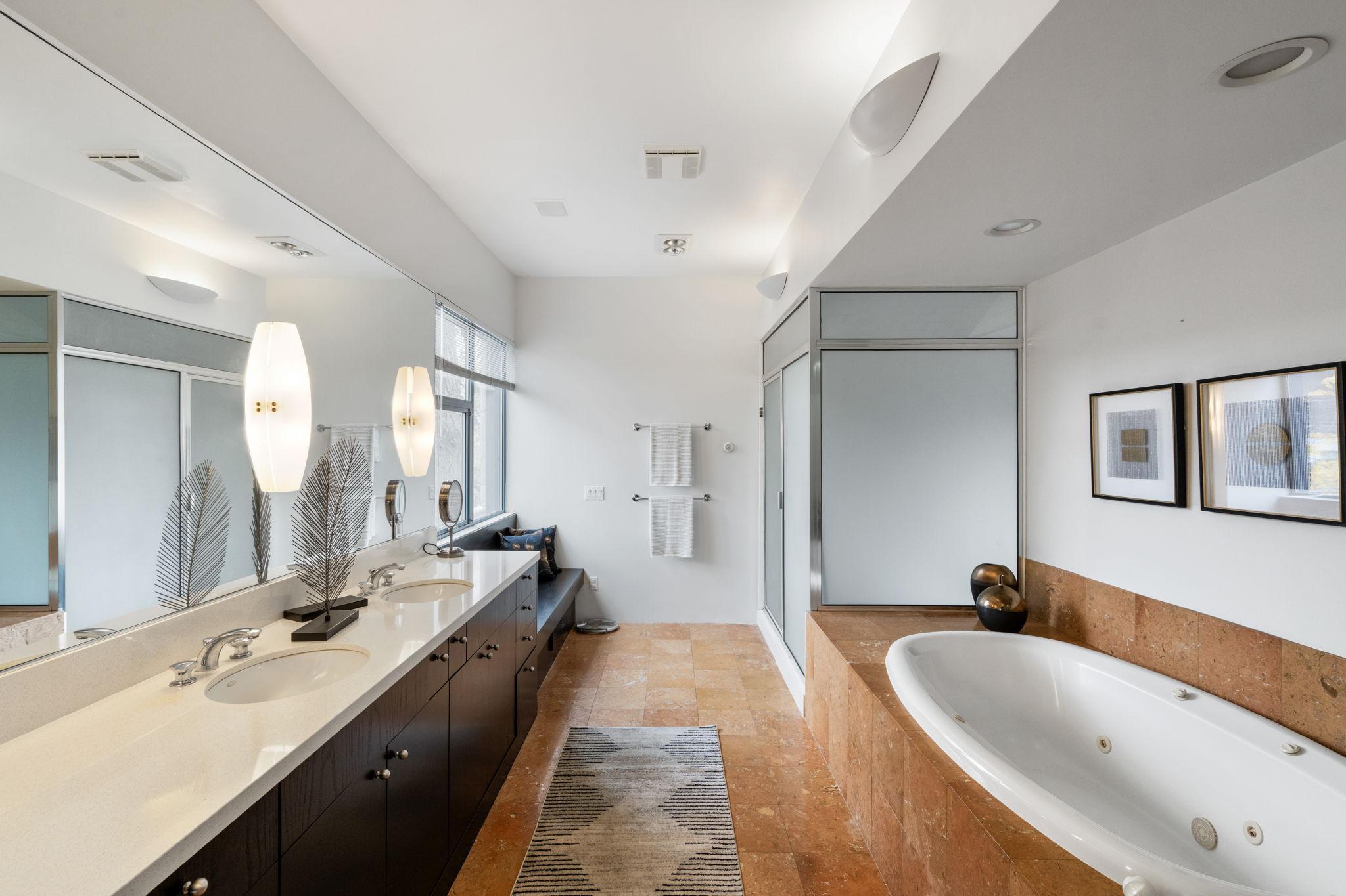 1128 Kenwood Parkway