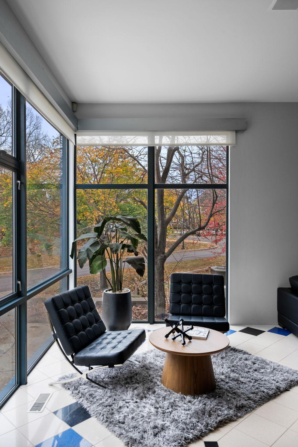 1128 Kenwood Parkway