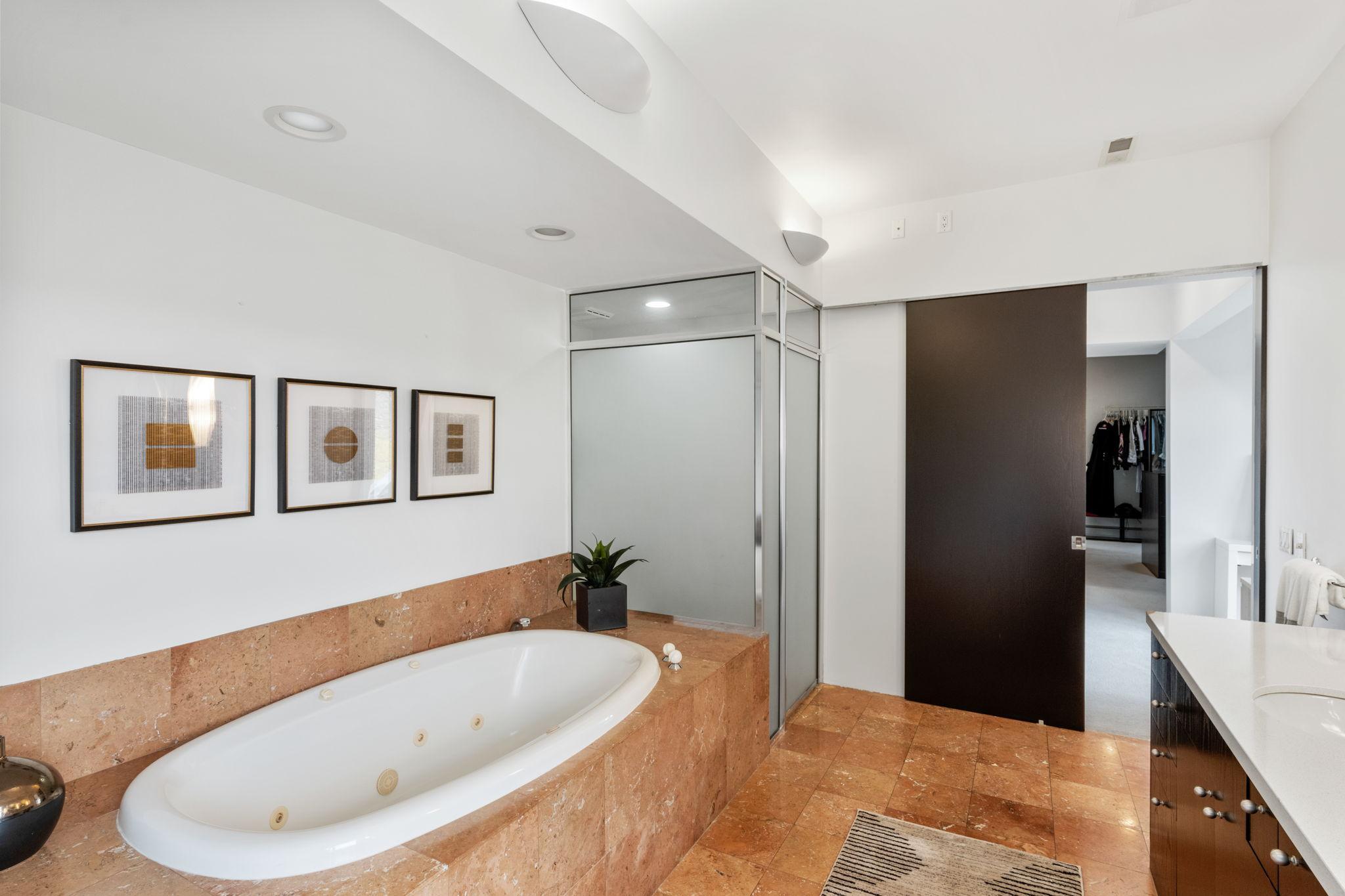 1128 Kenwood Parkway