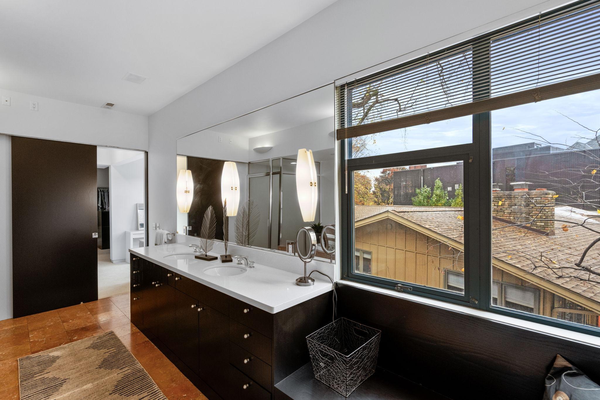 1128 Kenwood Parkway
