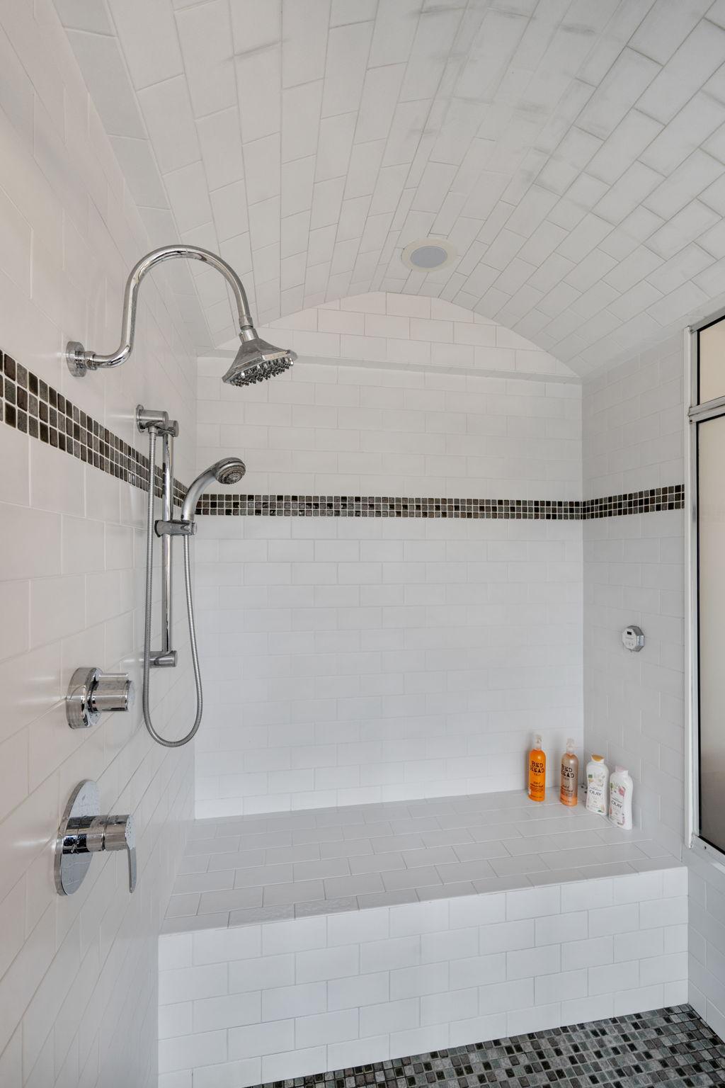 1128 Kenwood Parkway