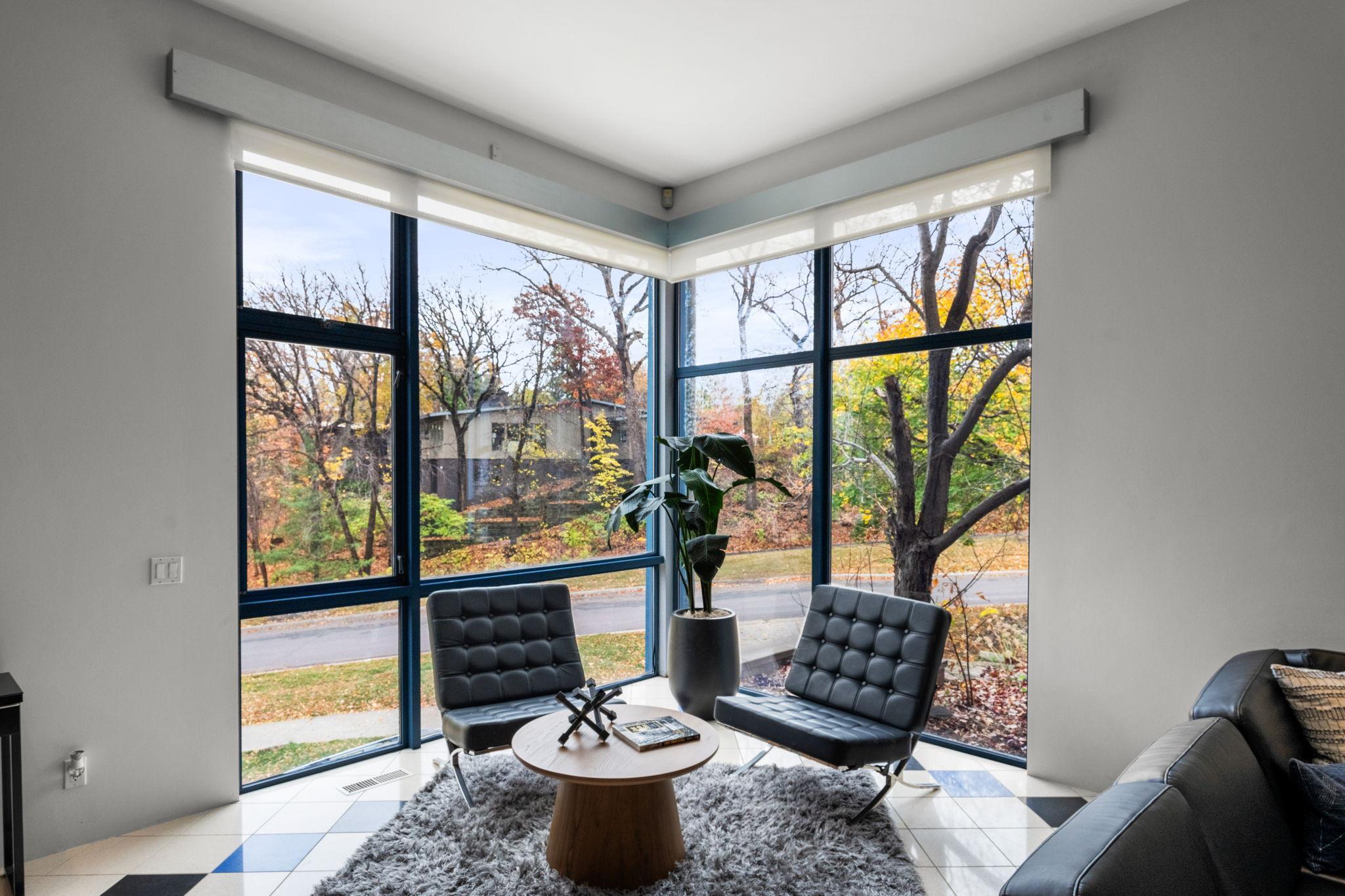 1128 Kenwood Parkway