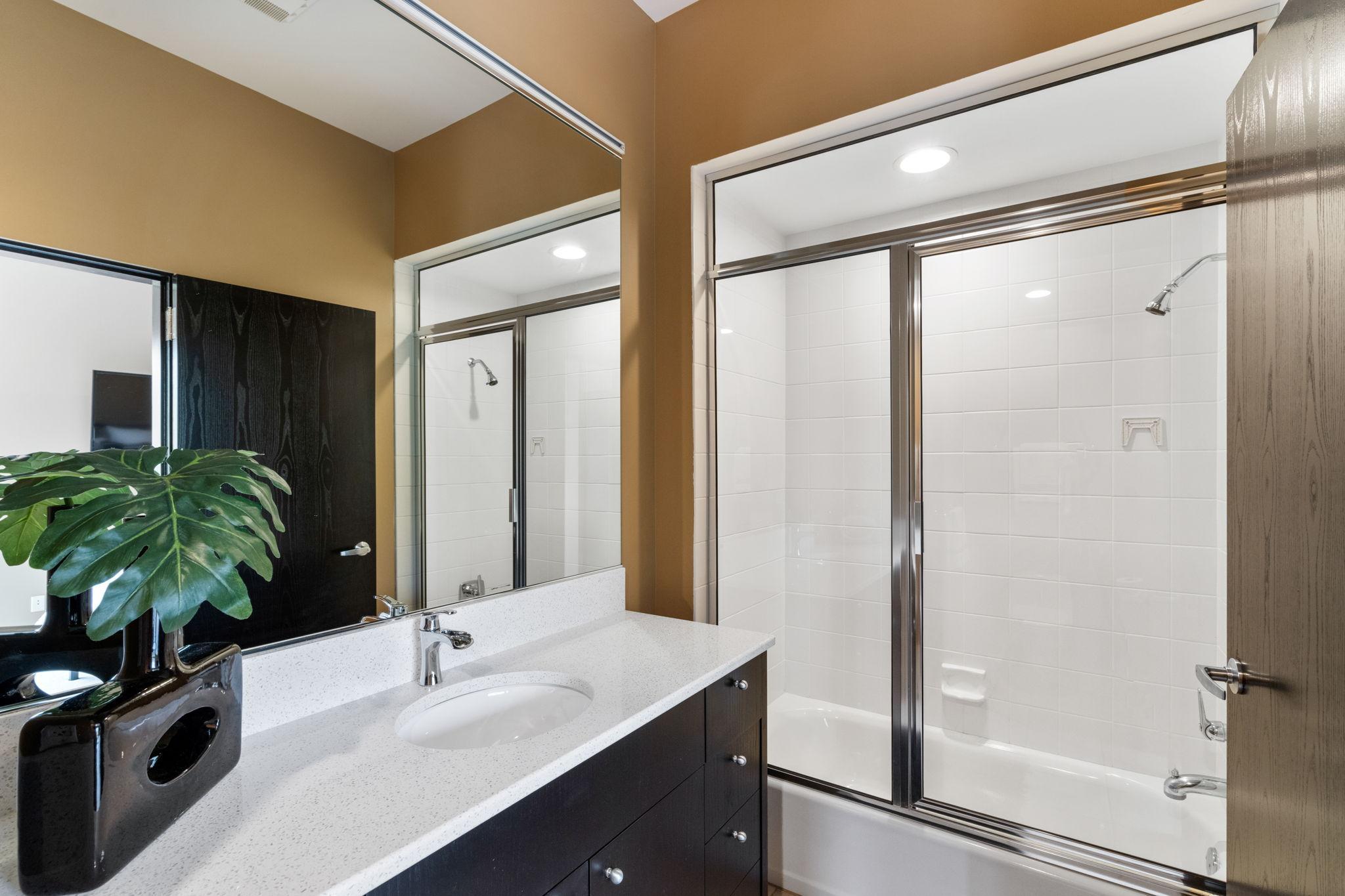 1128 Kenwood Parkway