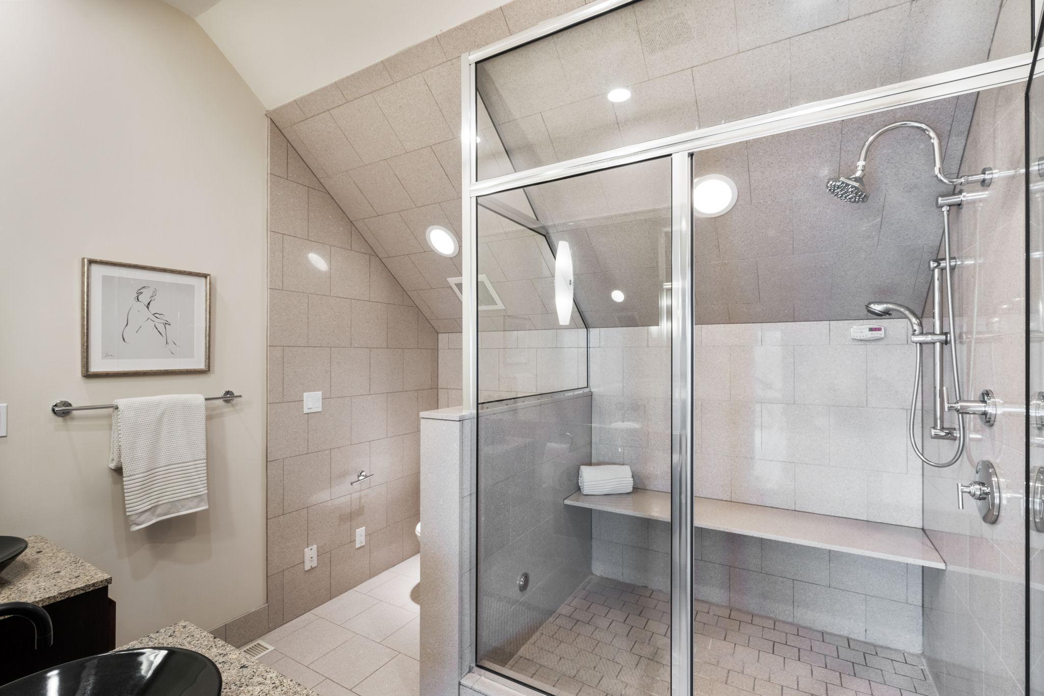 1128 Kenwood Parkway