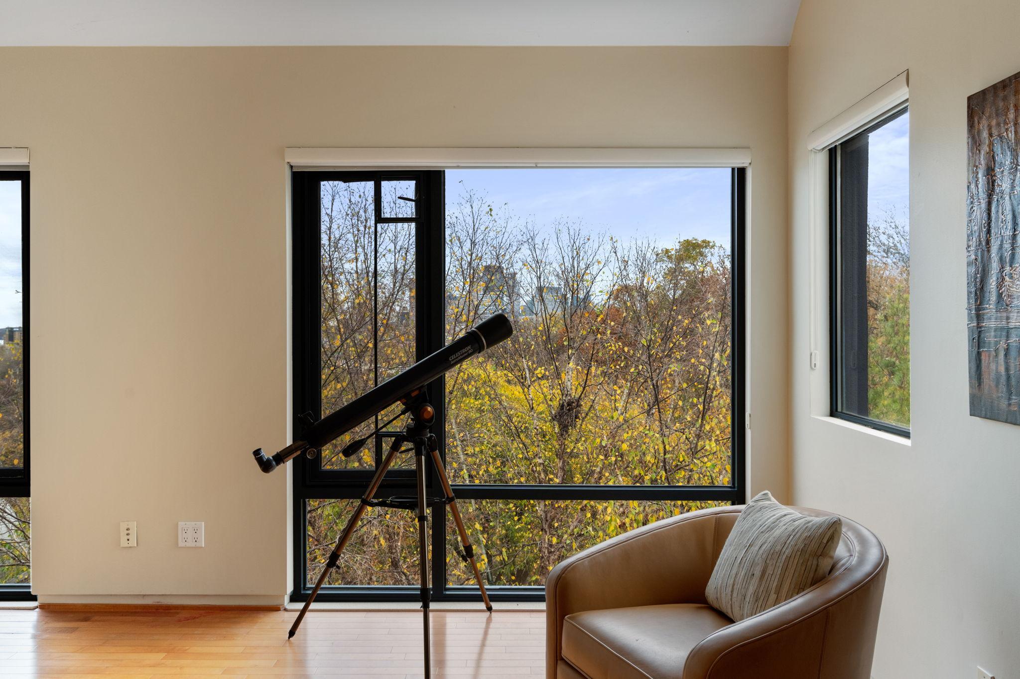 1128 Kenwood Parkway
