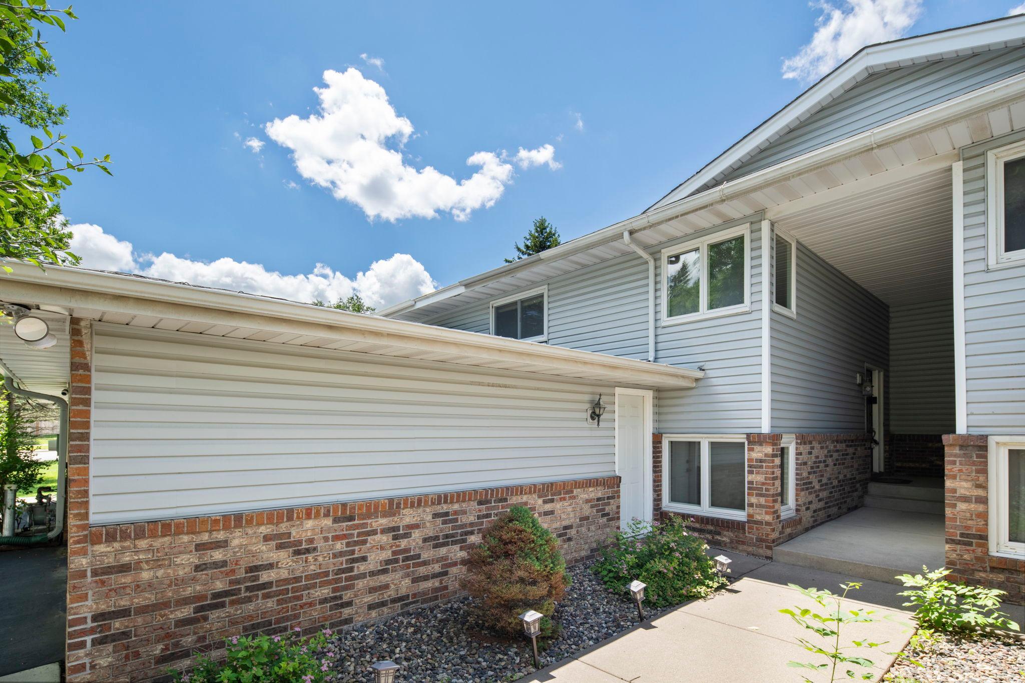 6140 Creek View Trail