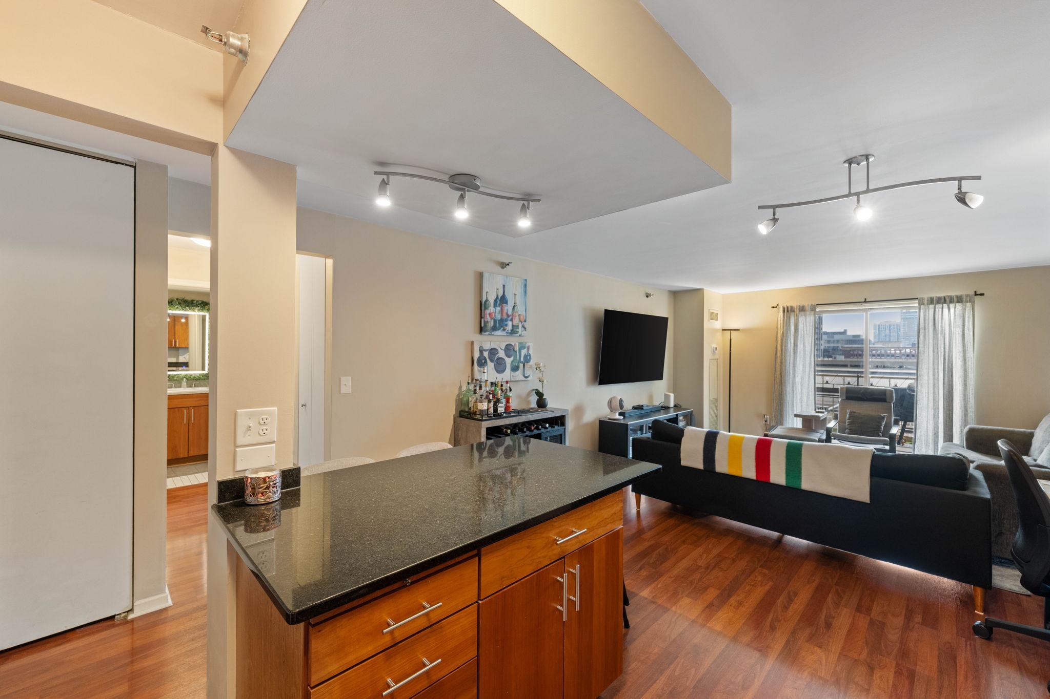 401 S 1st Street Unit: 708