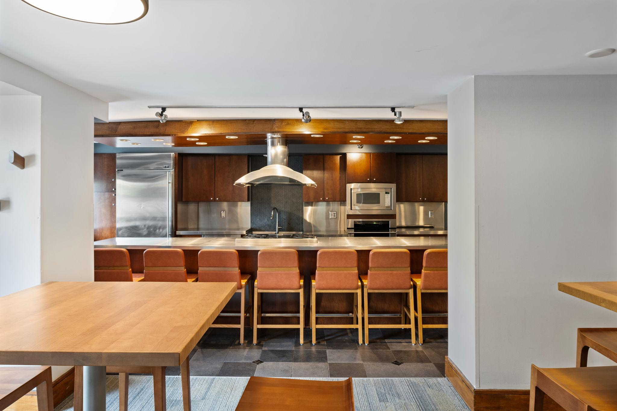 401 S 1st Street Unit: 708