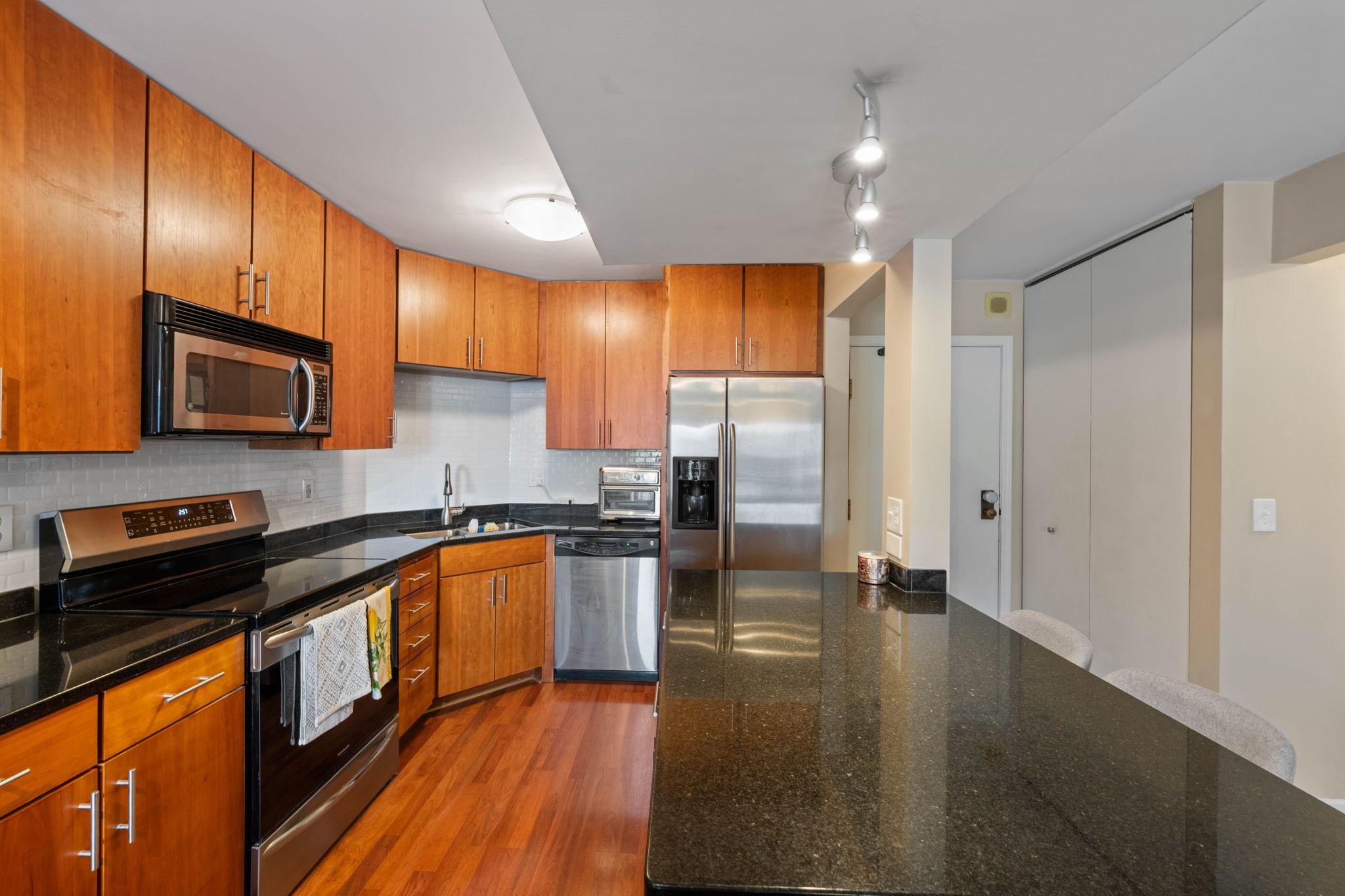 401 S 1st Street Unit: 708