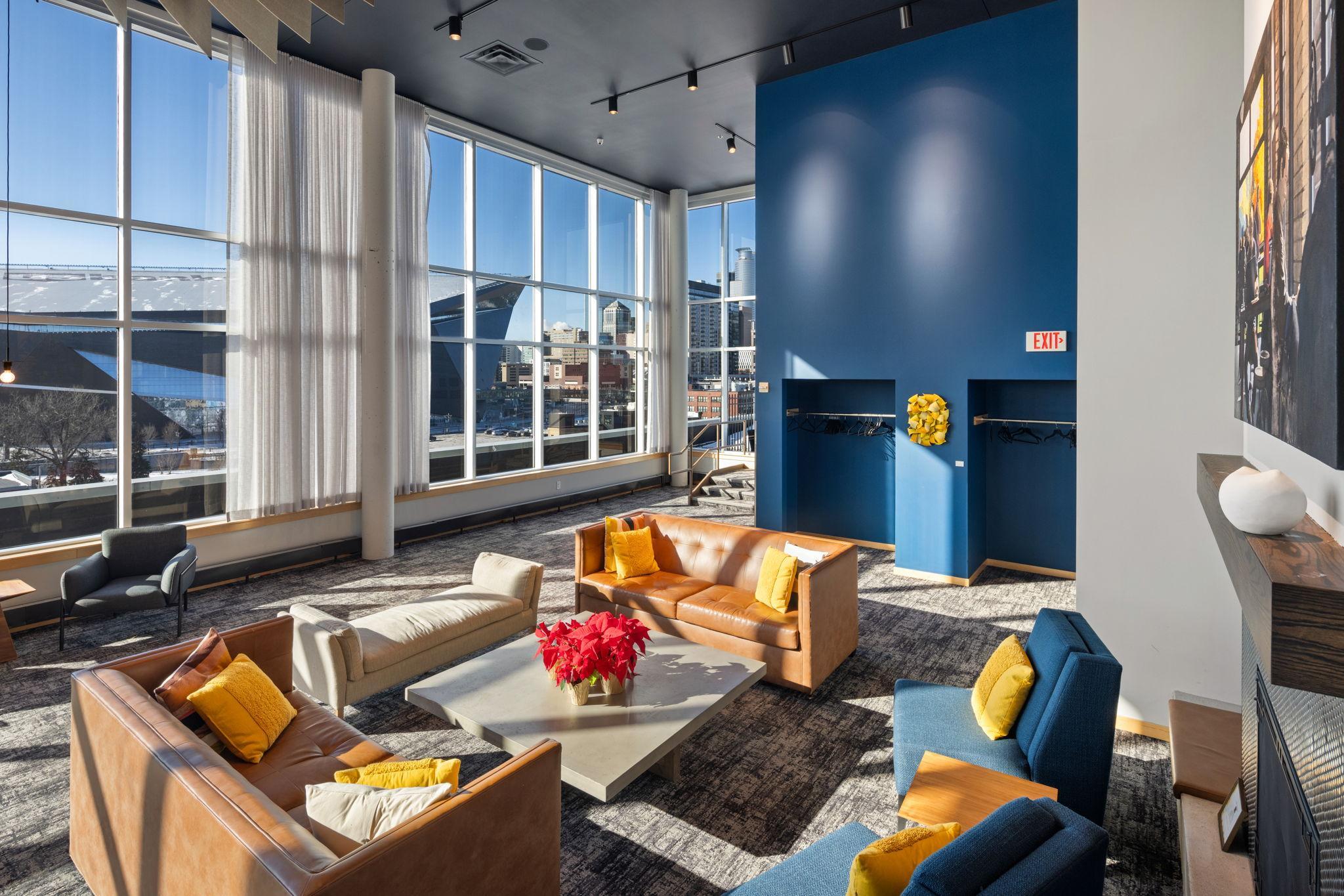 215 10th Avenue S Unit: 703