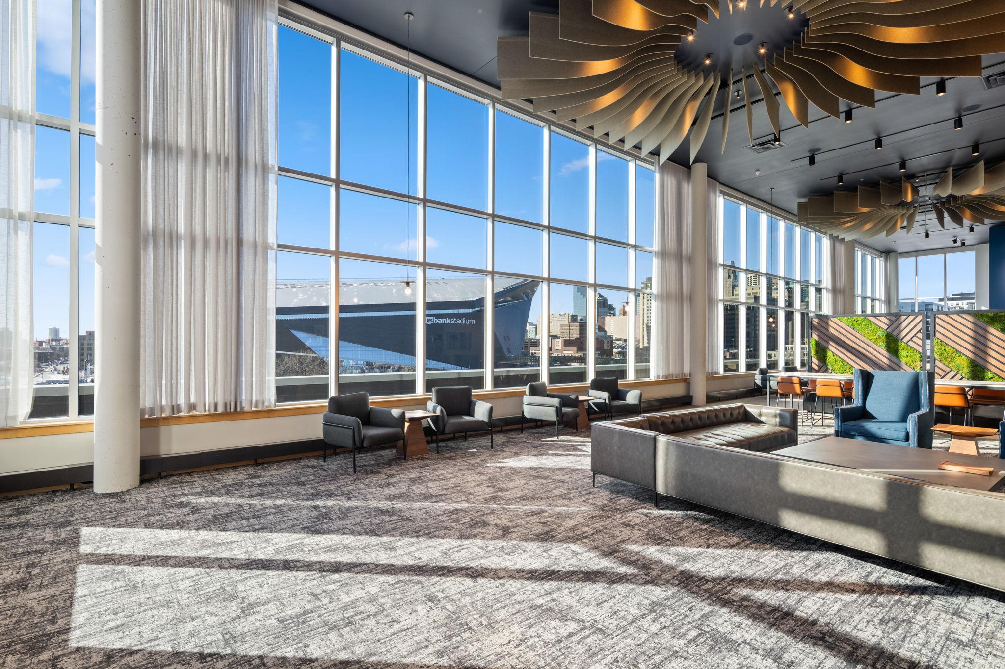 215 10th Avenue S Unit: 703
