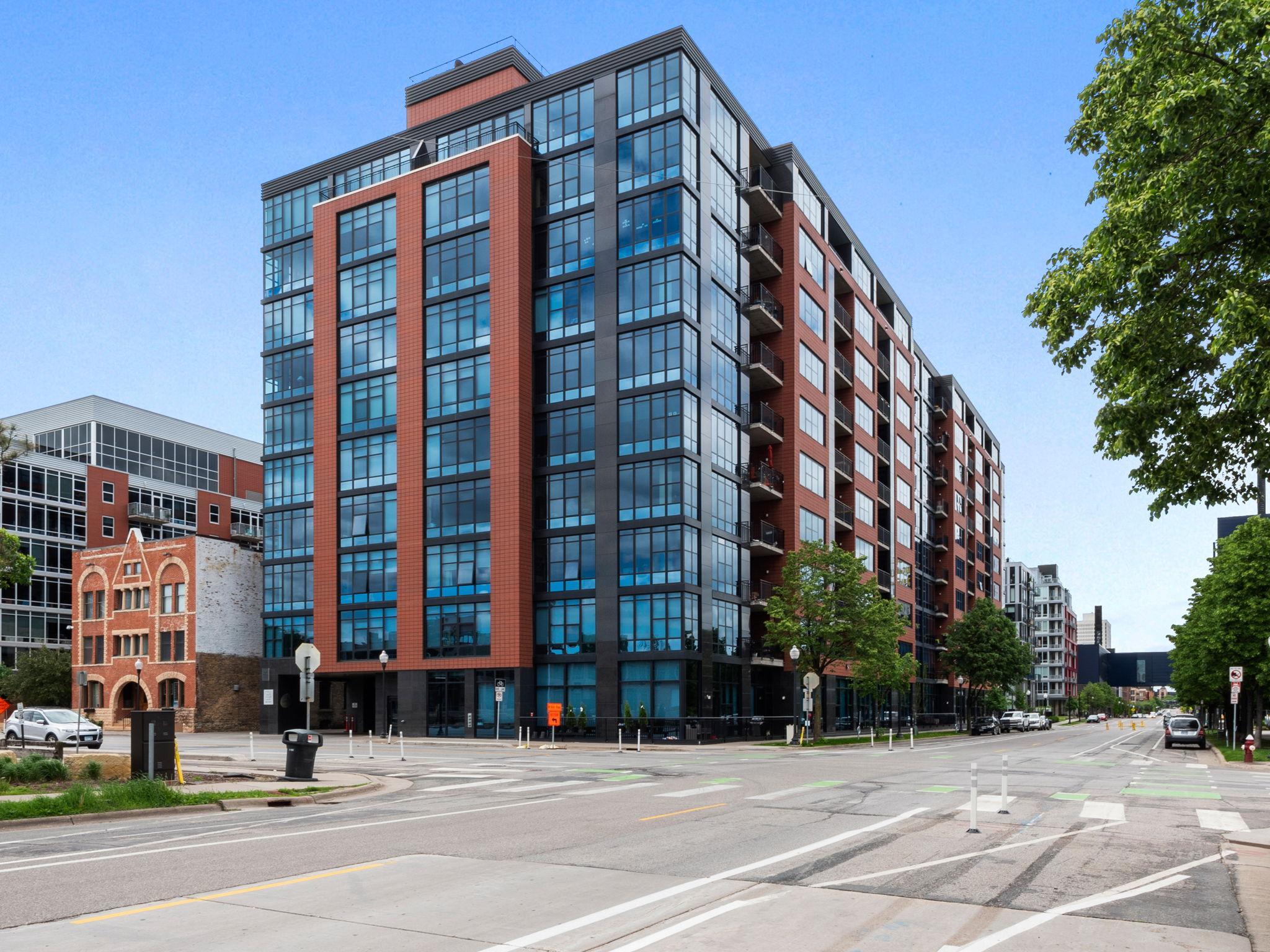 215 10th Avenue S Unit: 703