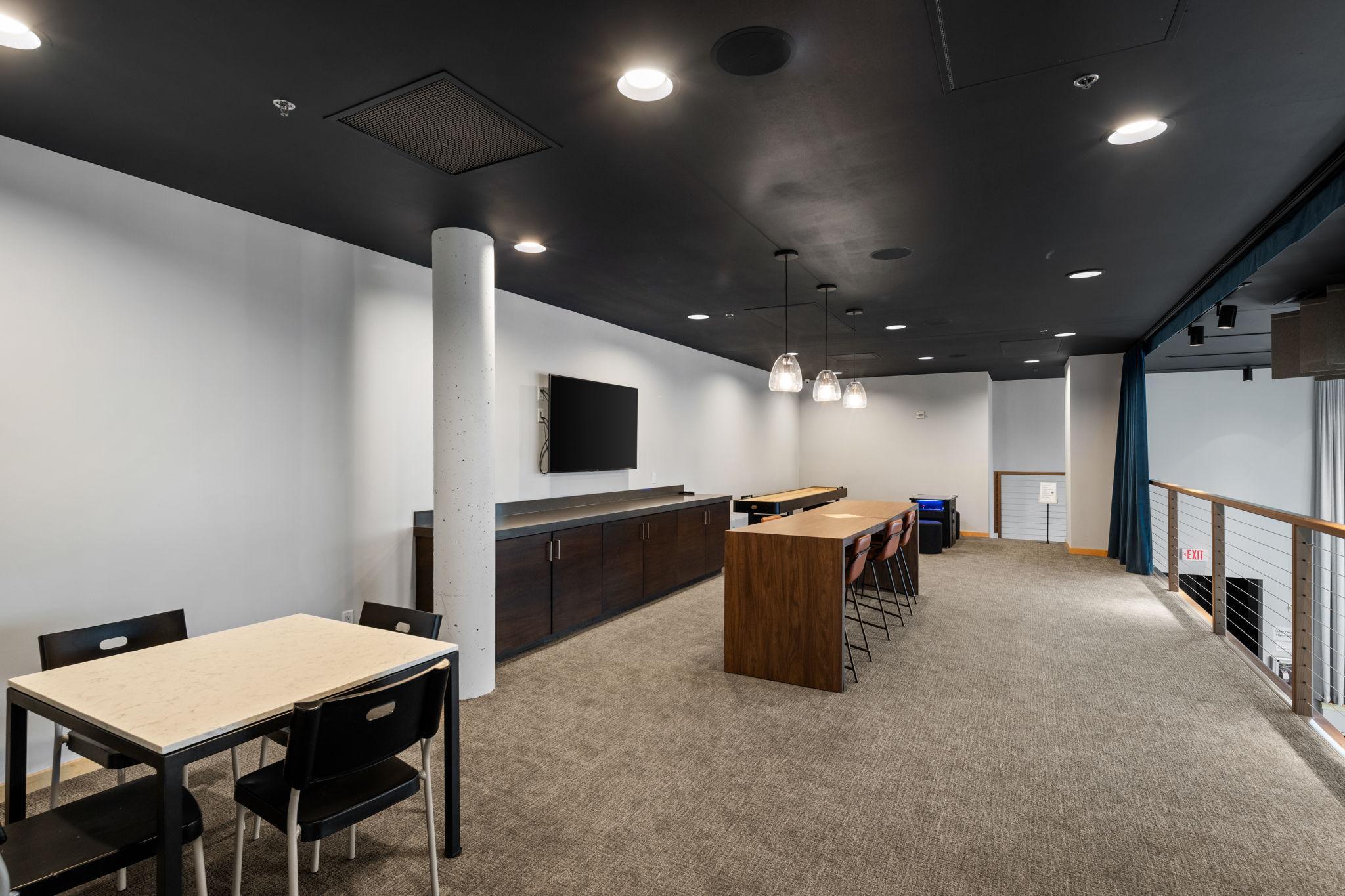 215 10th Avenue S Unit: 703