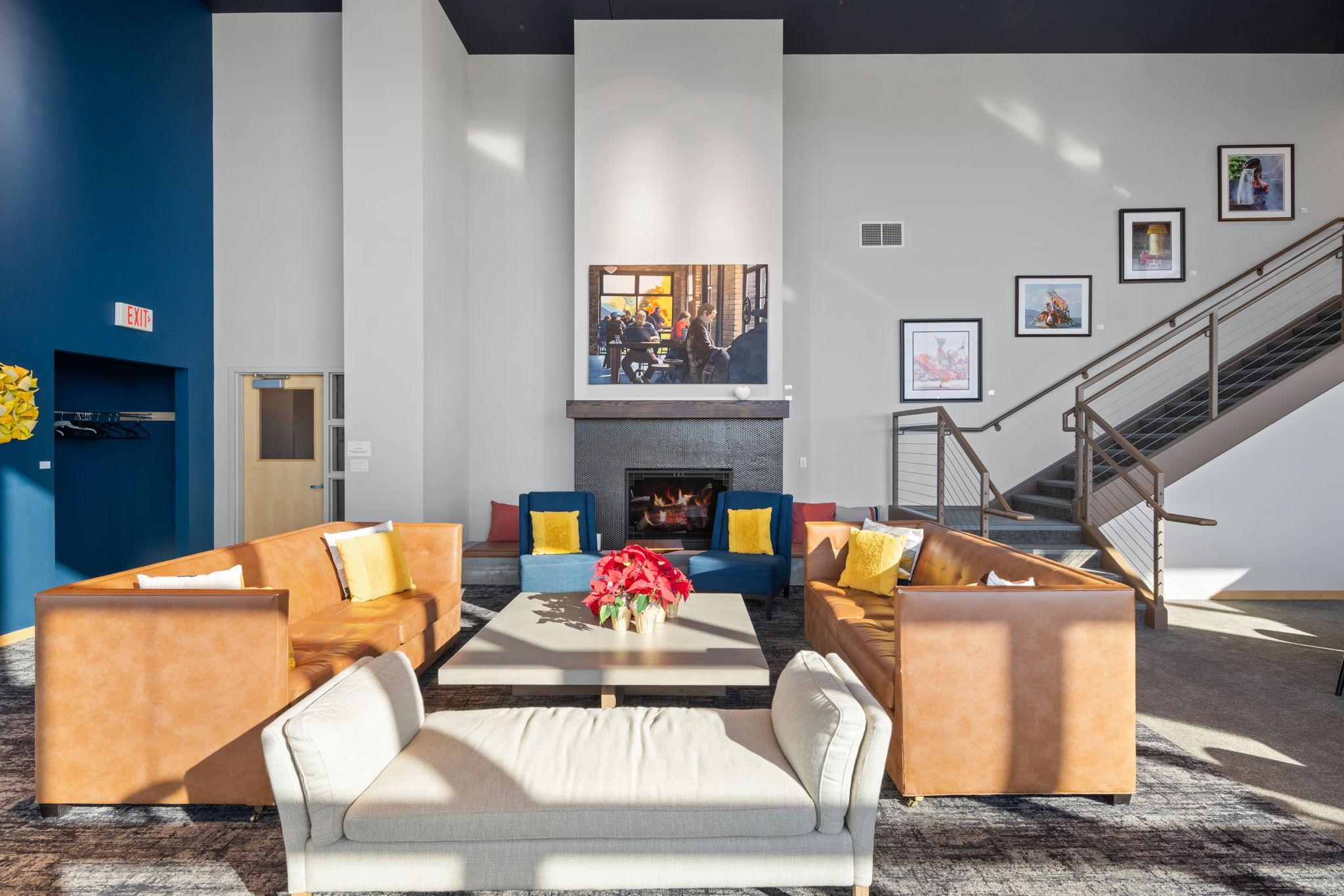 215 10th Avenue S Unit: 703