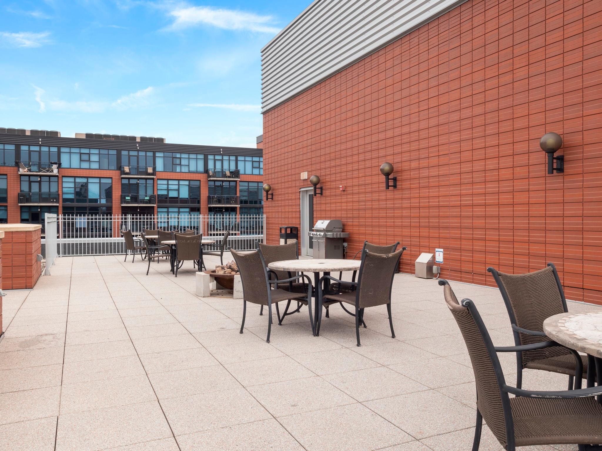 215 10th Avenue S Unit: 703