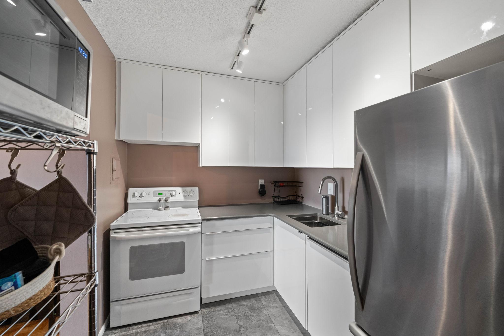 400 Groveland Avenue Unit: 1208