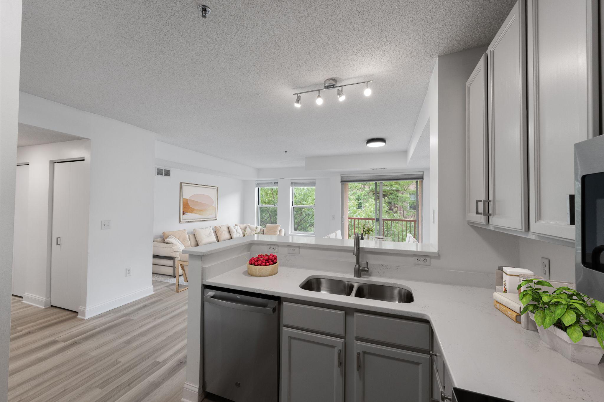 660 N 2nd Street Unit: 301