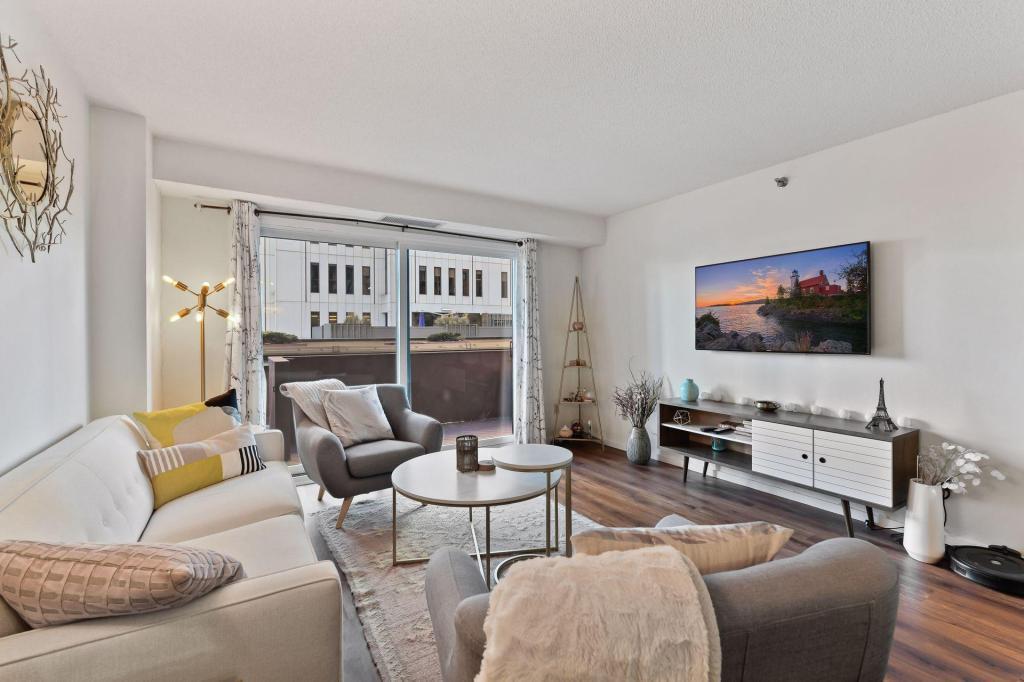 121 Washington Avenue S Unit: 305