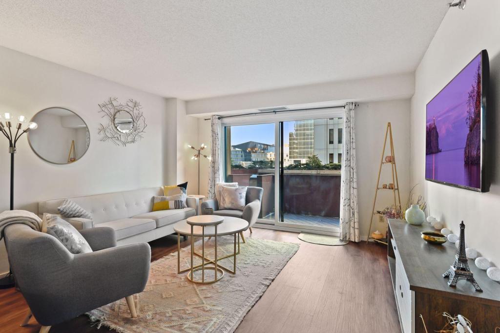 121 Washington Avenue S Unit: 305
