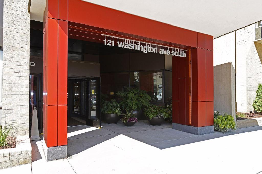121 Washington Avenue S Unit: 305