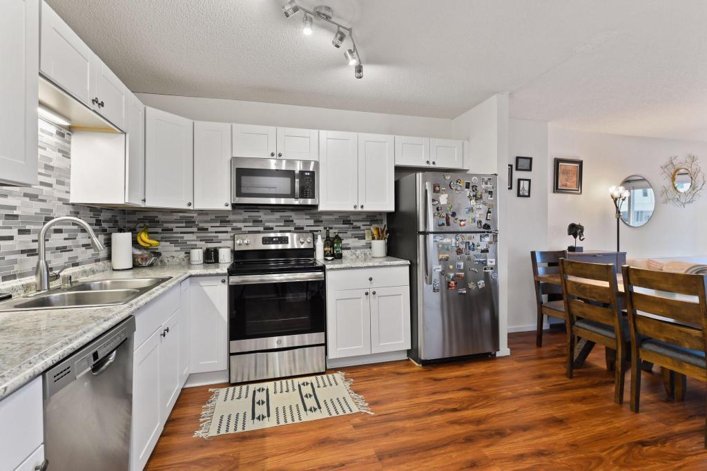 121 Washington Avenue S Unit: 305