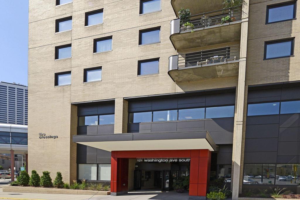 121 Washington Avenue S Unit: 305