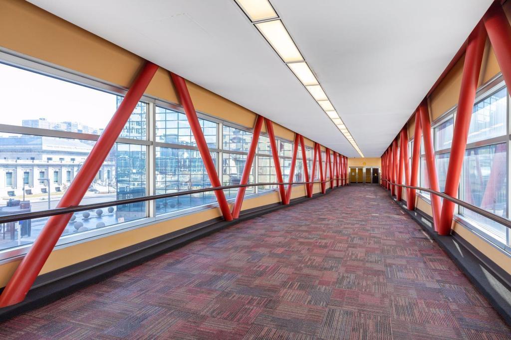 121 Washington Avenue S Unit: 305